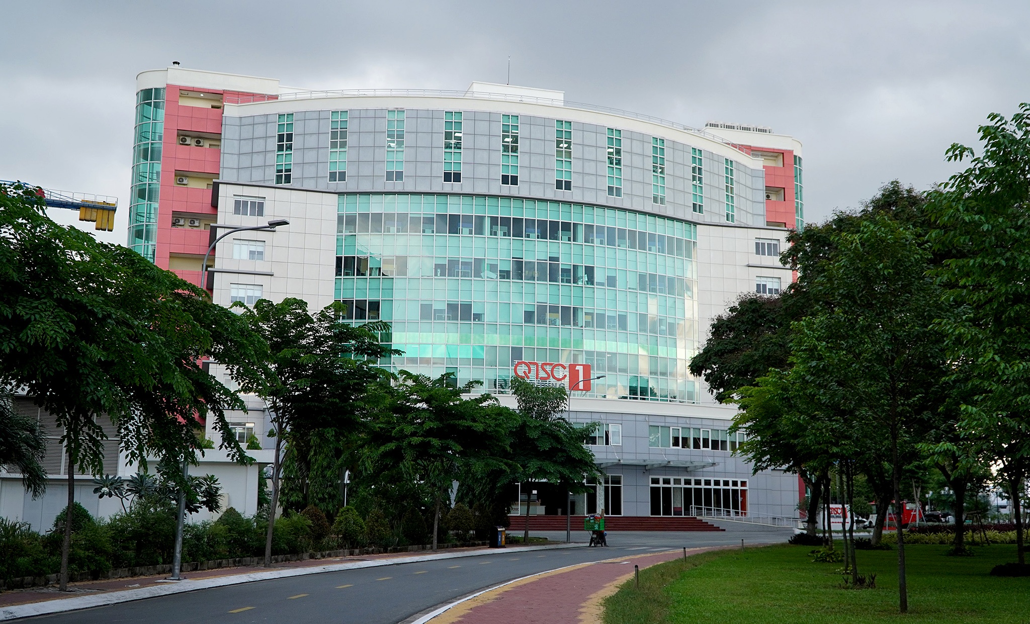 TP.HCM phong toa hang loat diem co dich Covid-19 anh 10