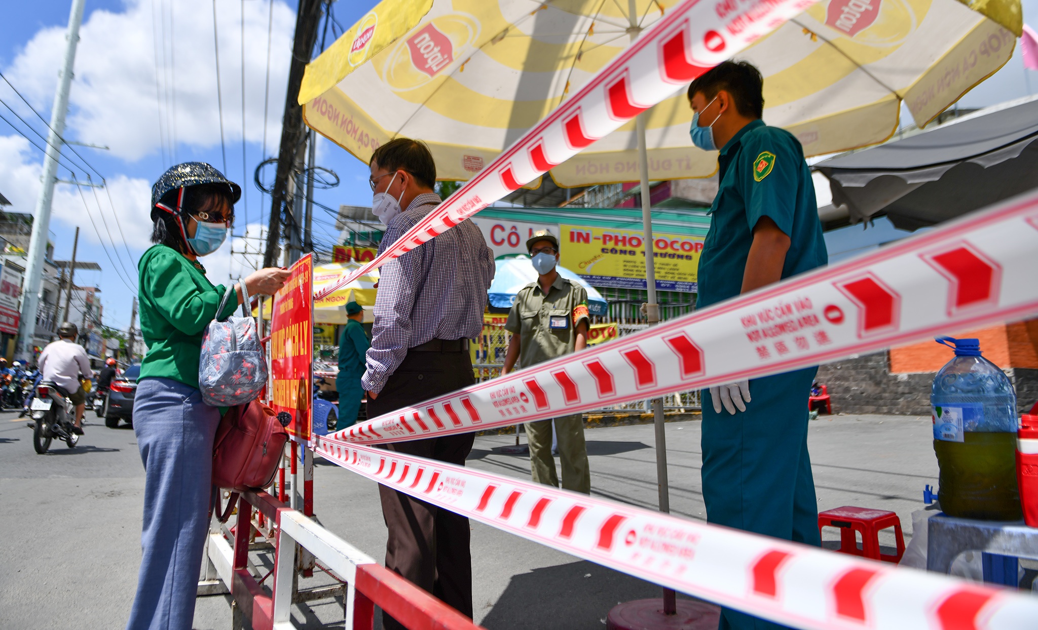 Khoanh vung tam thoi, khu khuan Benh vien quan Tan Phu hinh anh