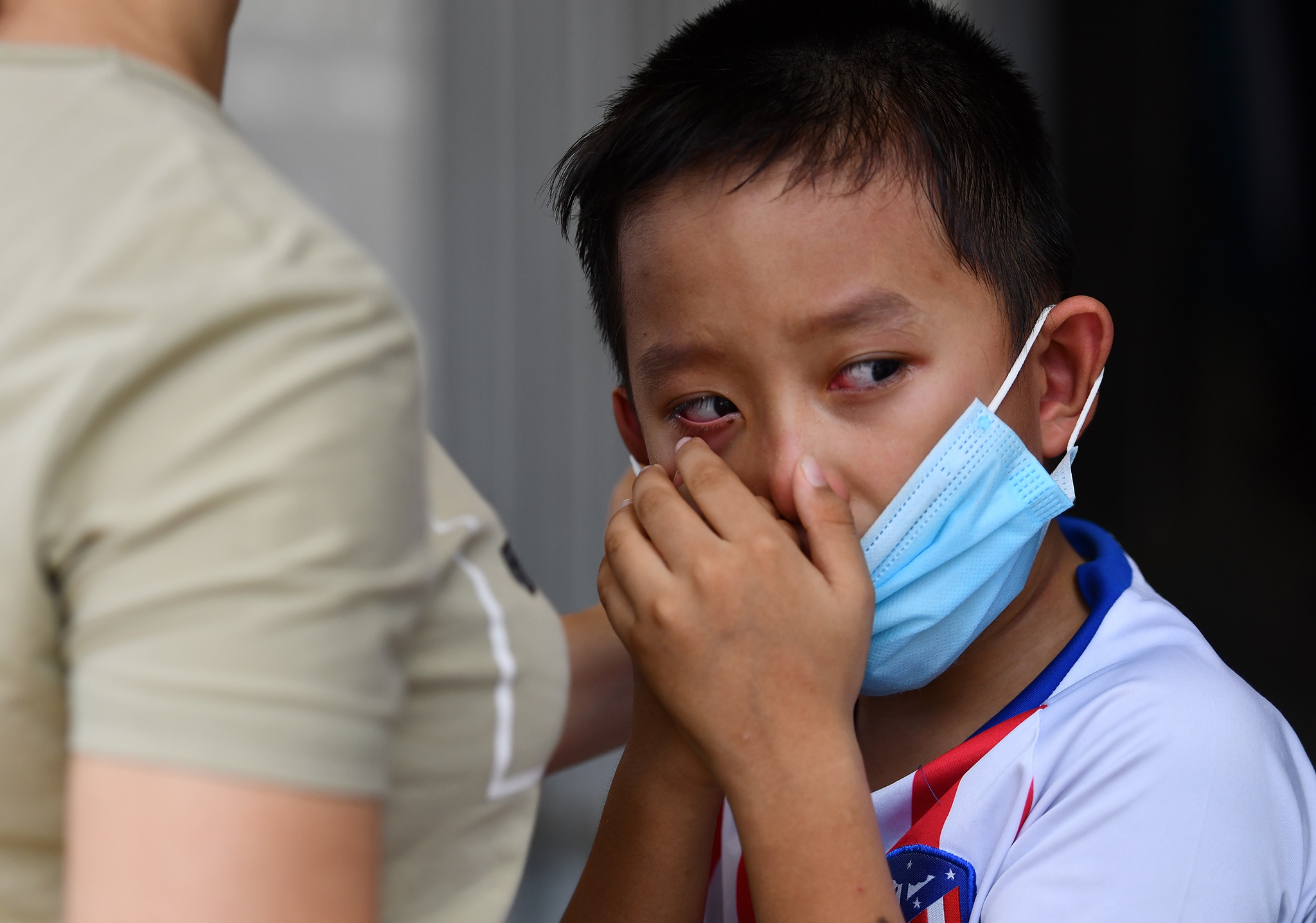 Go Vap xet nghiem Covid-19 truoc cach ly xa hoi anh 7