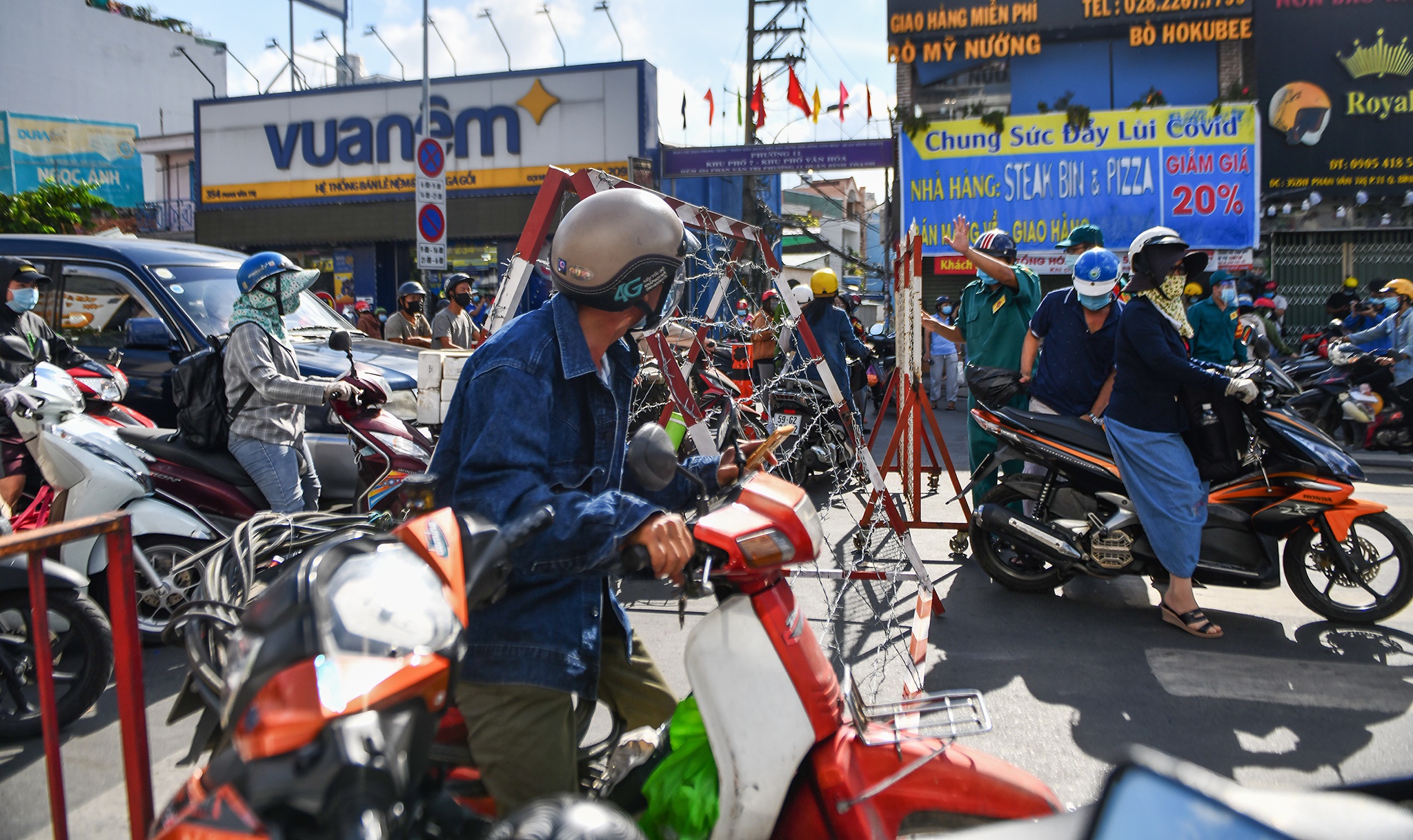 Un u chot cach ly o Go Vap anh 9