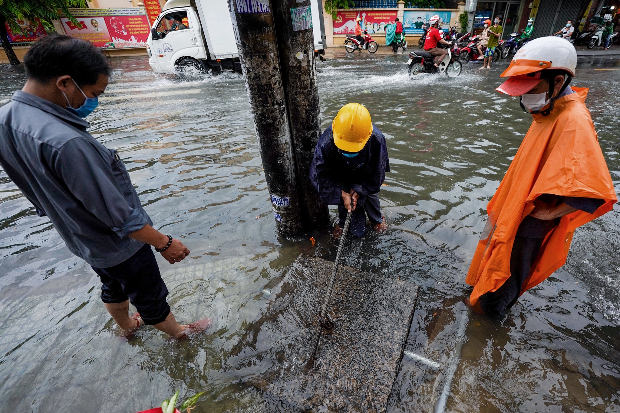 Go Vap ngap sau mua lon anh 8