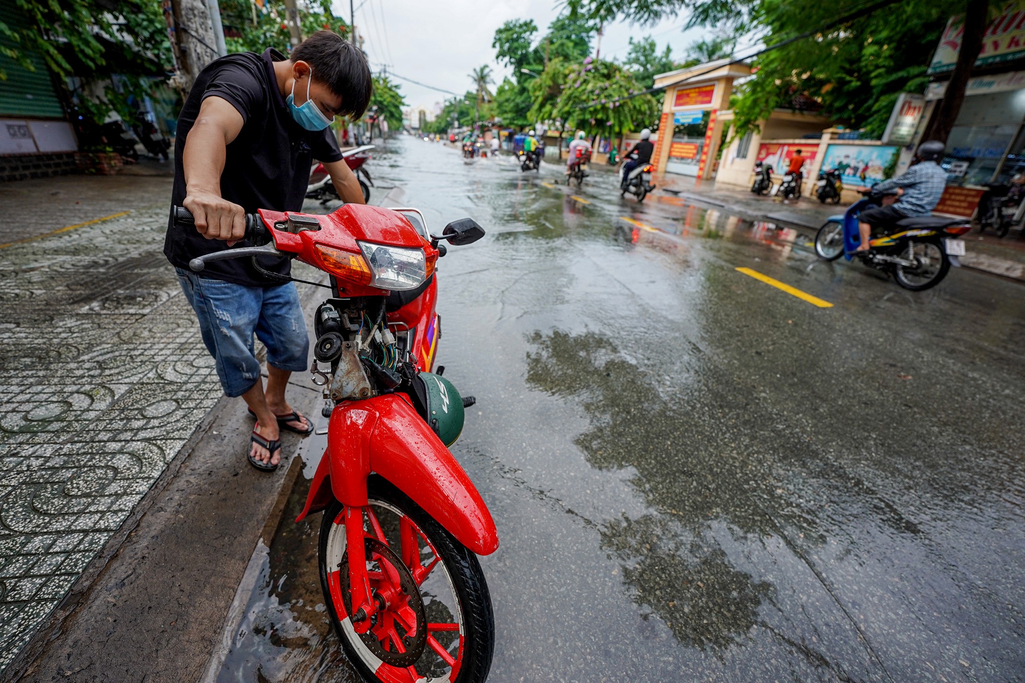 Go Vap ngap sau mua lon anh 6