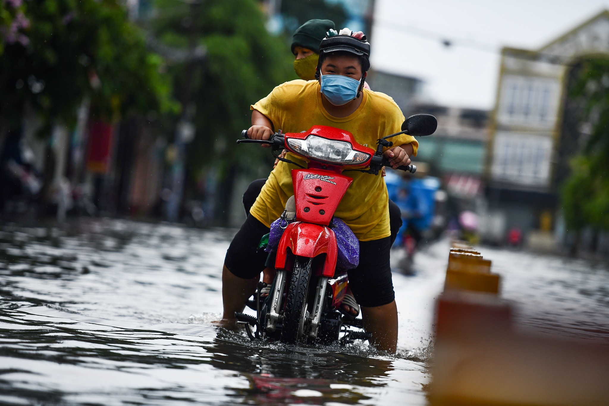 Go Vap ngap sau mua lon anh 4