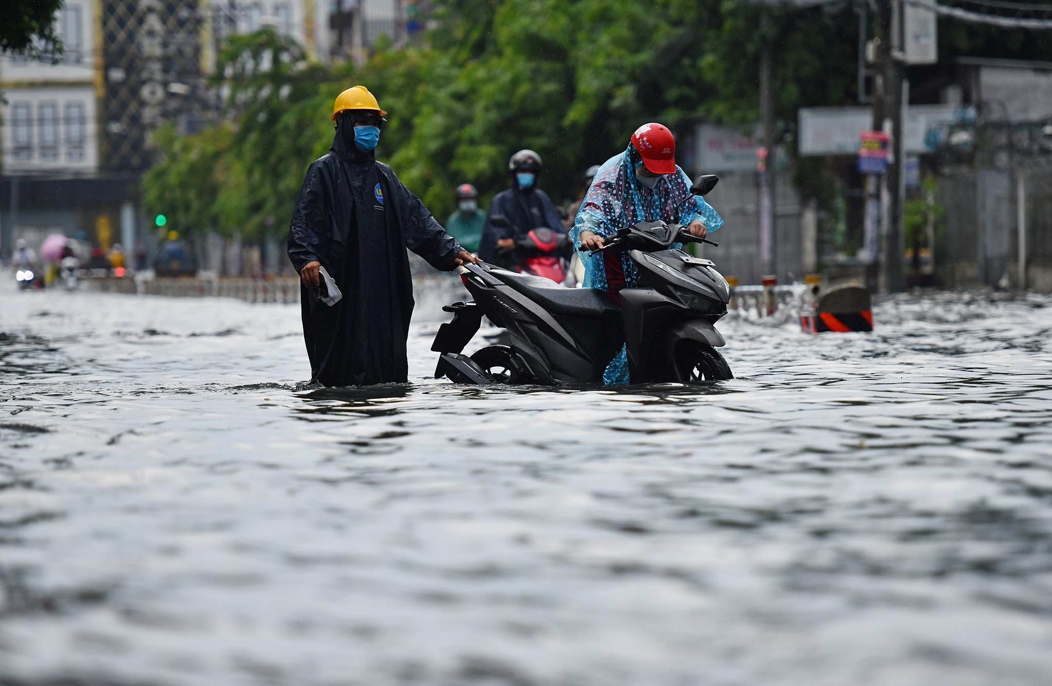 Go Vap ngap sau mua lon anh 3