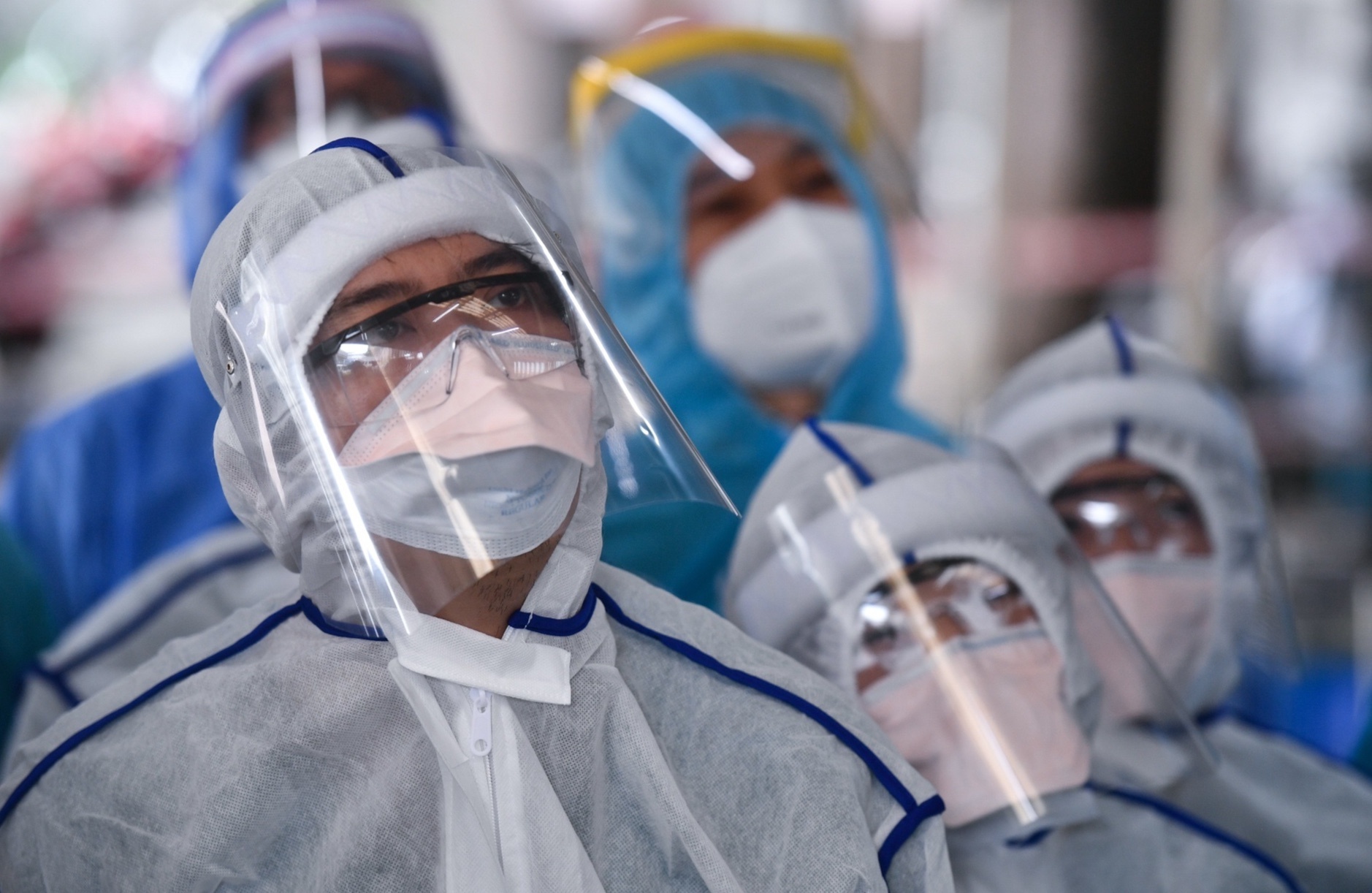 Nua thang gong minh chong dich Covid-19 o TP.HCM hinh anh