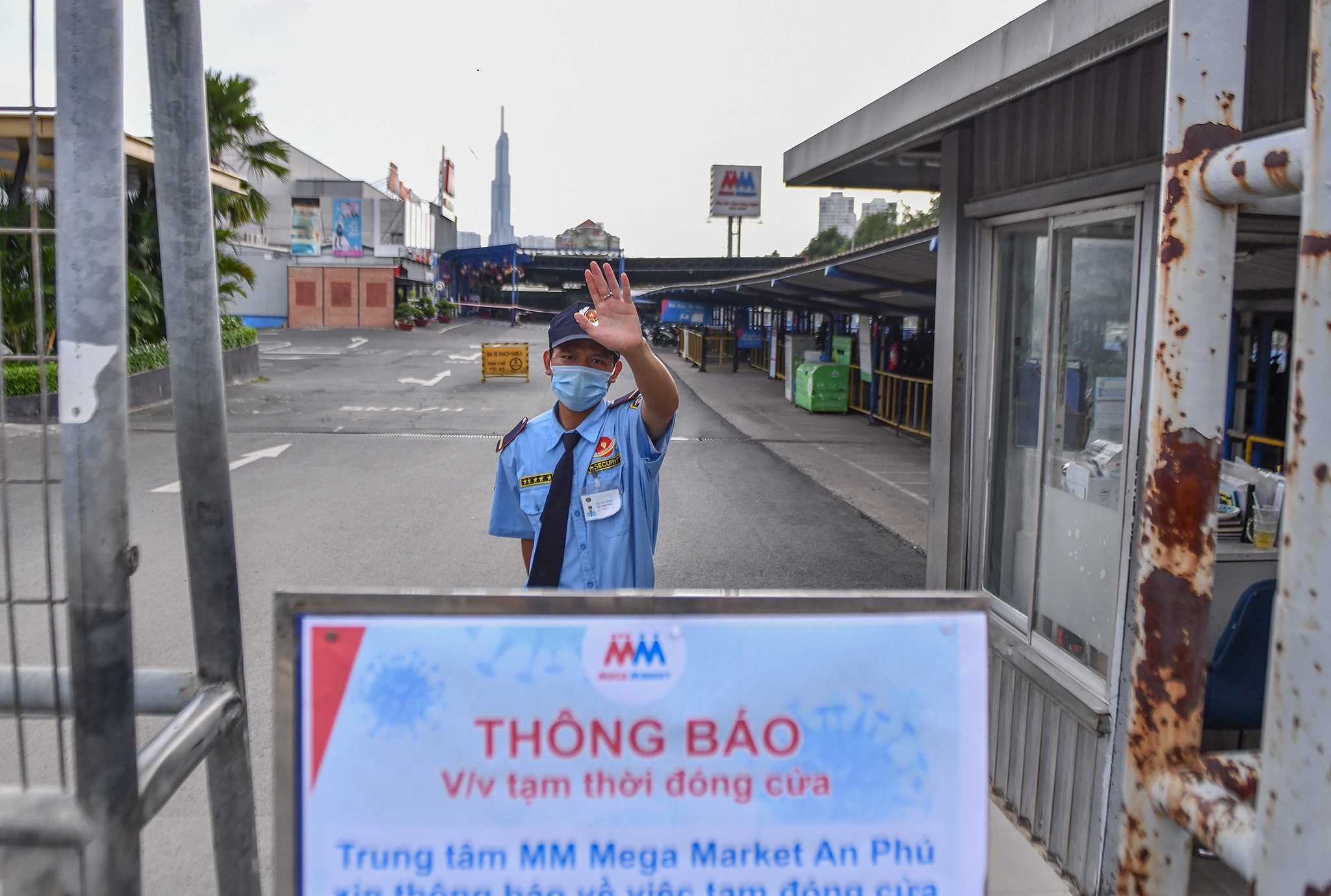 Phong toa sieu thi Mega Market An Phu anh 1