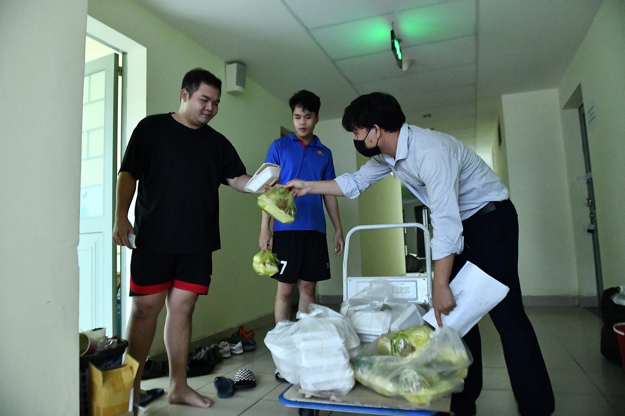 Sinh vien ket lai ky tuc xa DH quoc gia TP.HCM anh 11