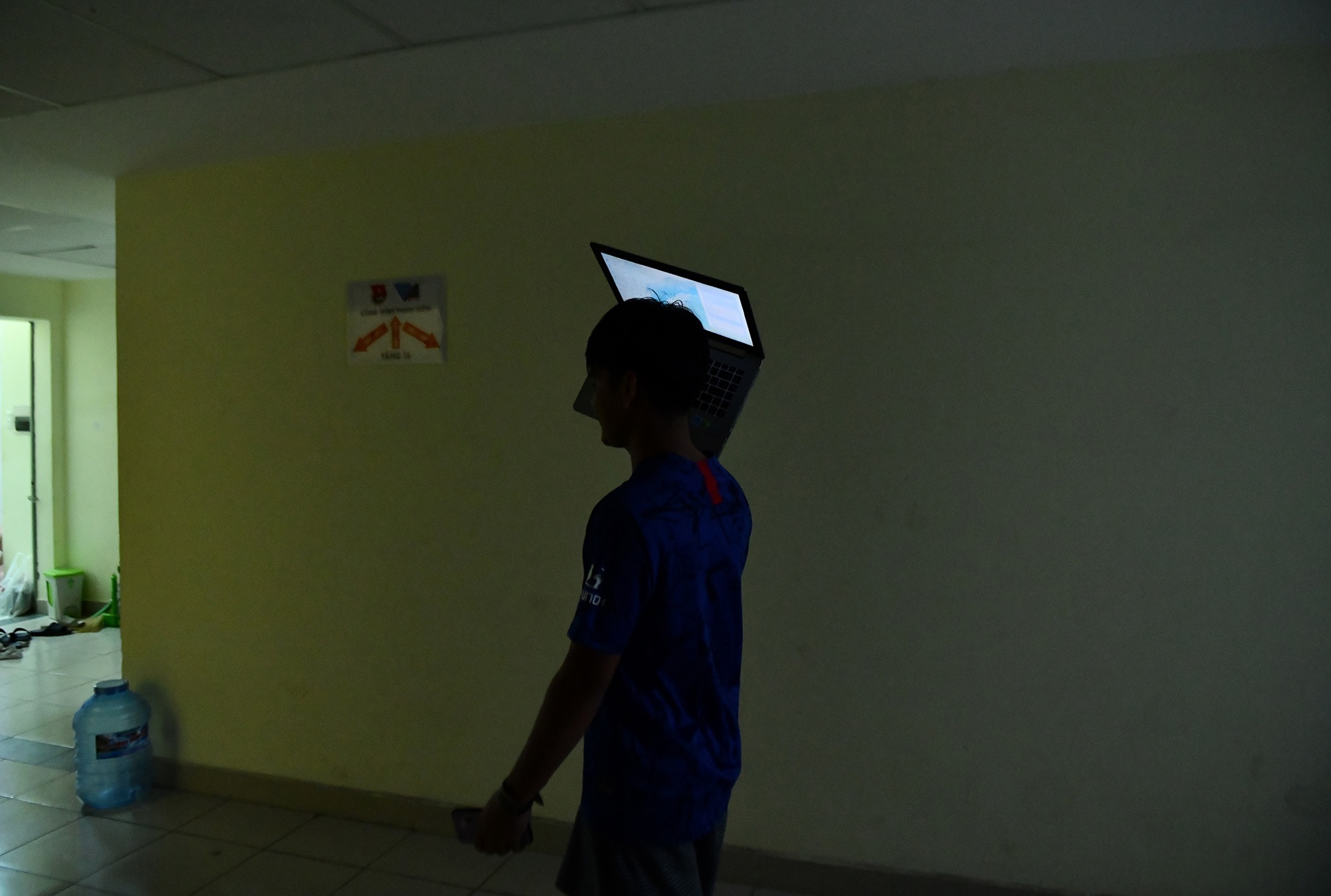 Sinh viên kẹt lại ký túc xá ĐH quốc gia TP.HCM ảnh 6 Sinh vien ket lai ky tuc xa DH quoc gia TP.HCM anh 6