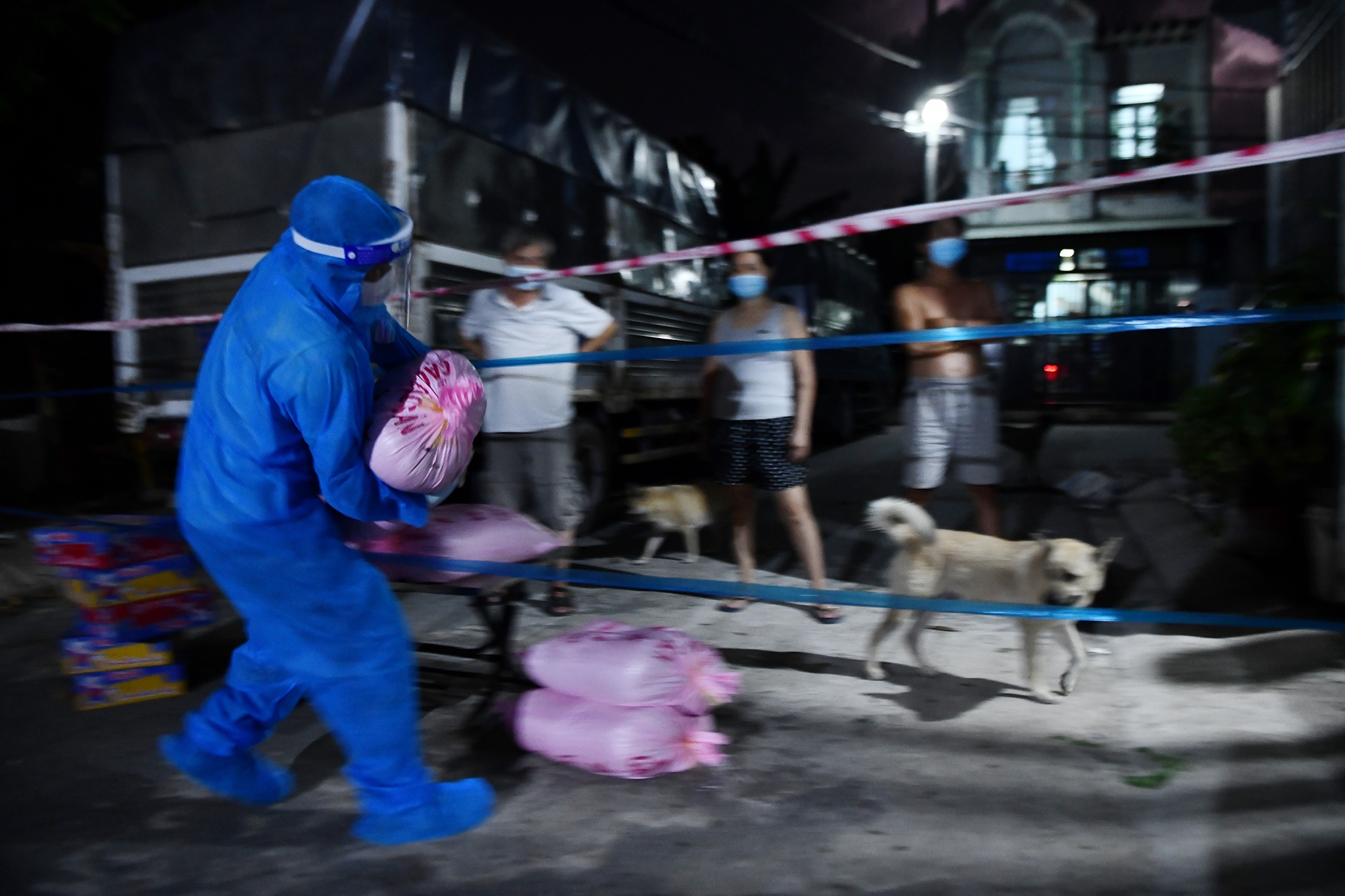 Nhung chuyen tu thien xuyen dem o TP.HCM hinh anh