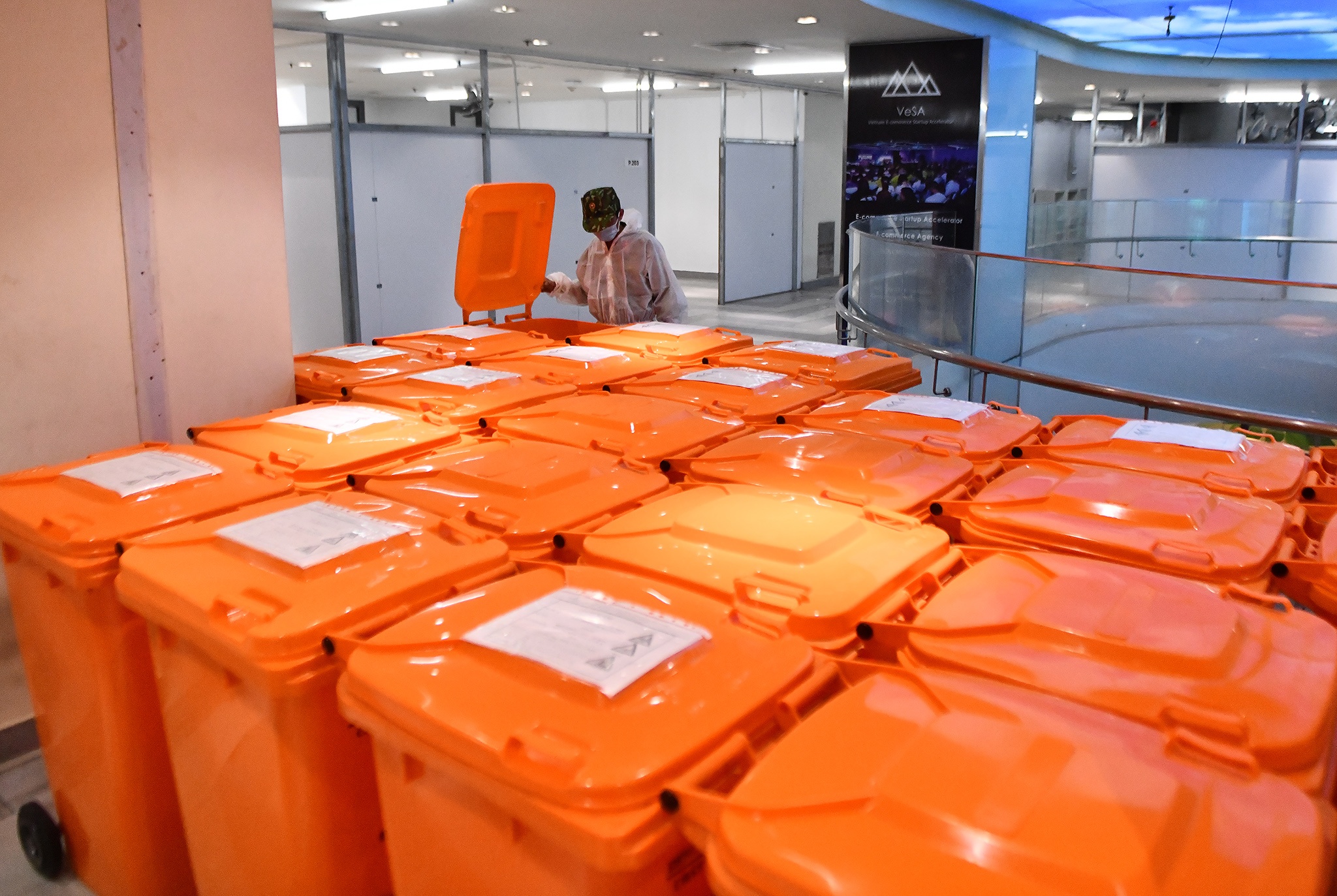 Ben trong benh vien da chien Thuan Kieu Plaza anh 10