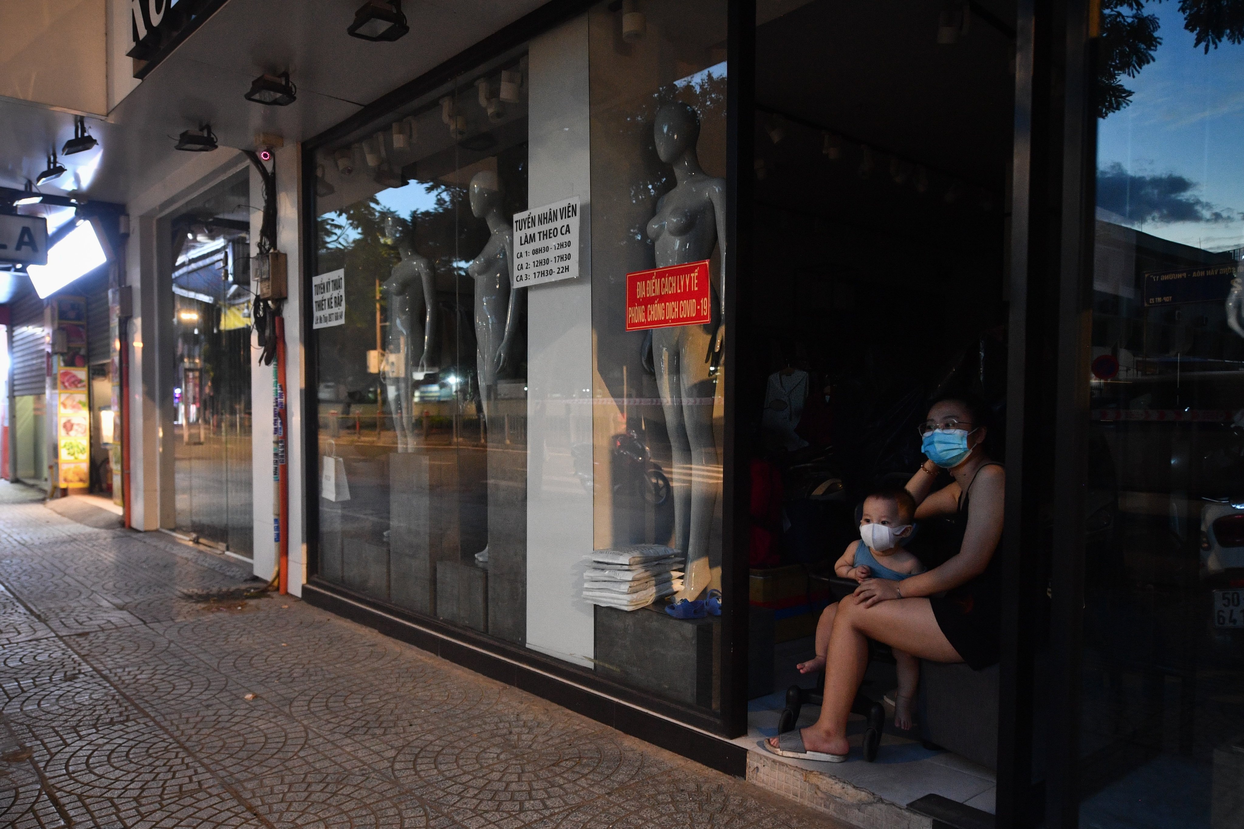 TP.HCM che ra duong sau 18h anh 9