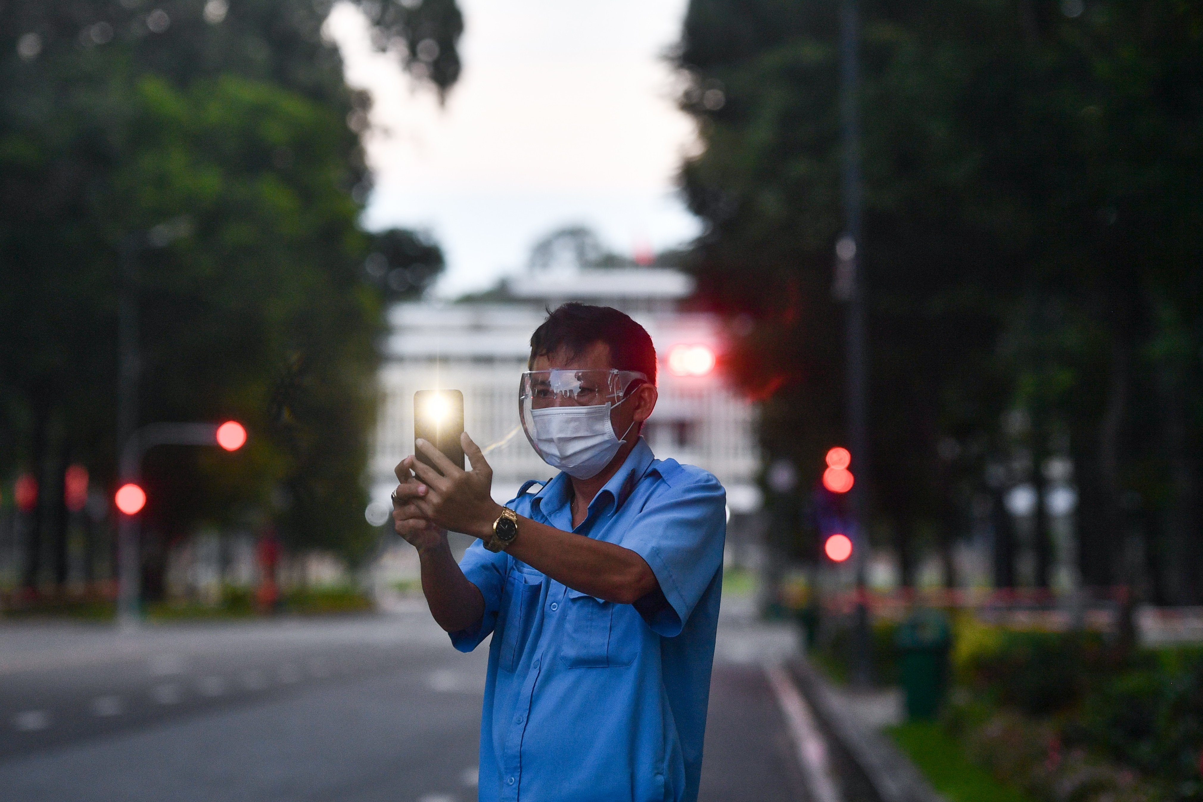 TP.HCM che ra duong sau 18h anh 8