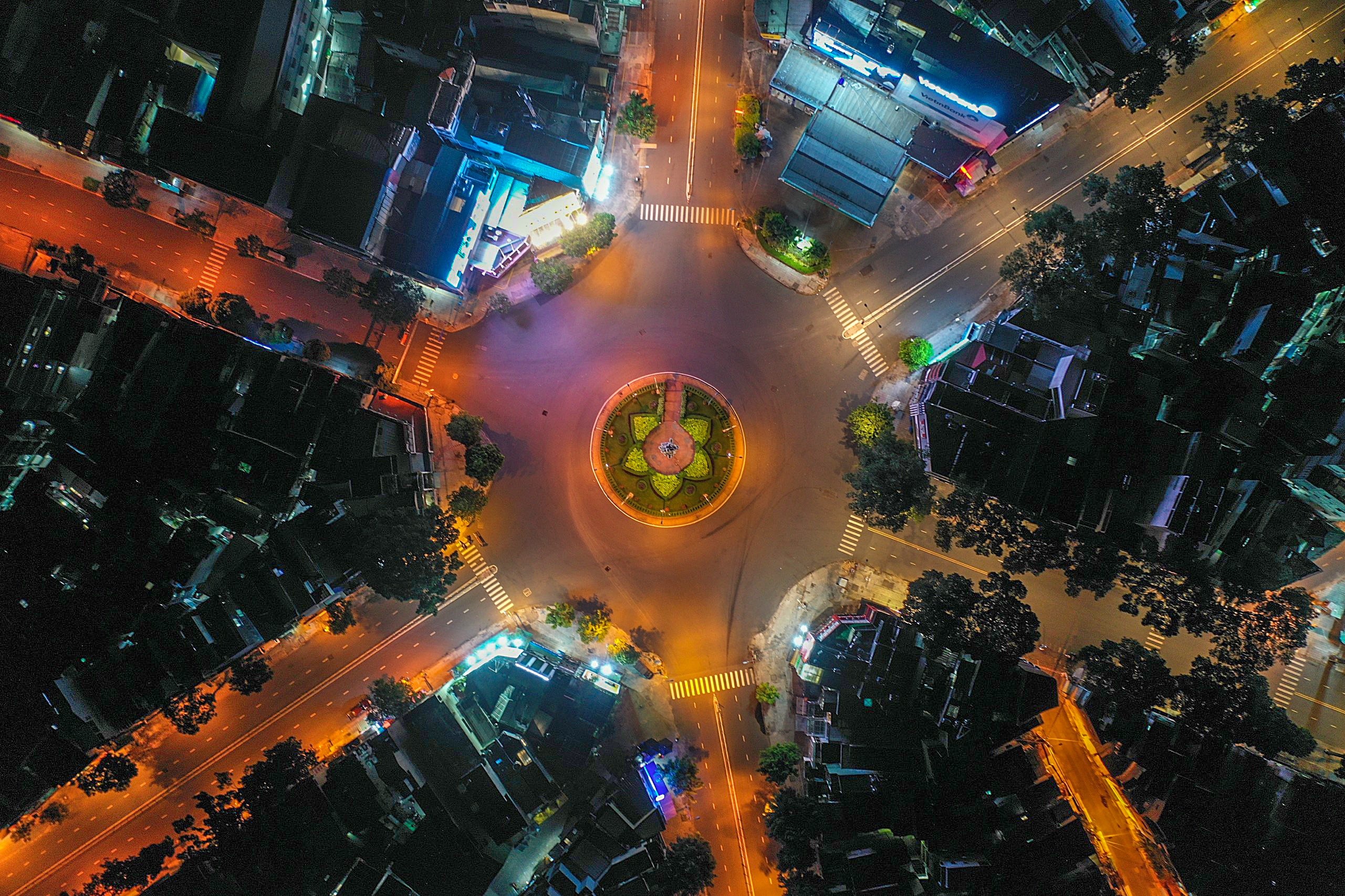 TP.HCM che ra duong sau 18h anh 15