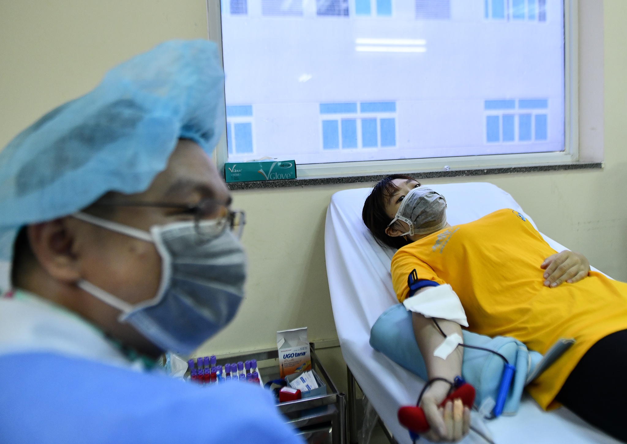 Trung tam truyen mau Cho Ray thieu nguon mau anh 6