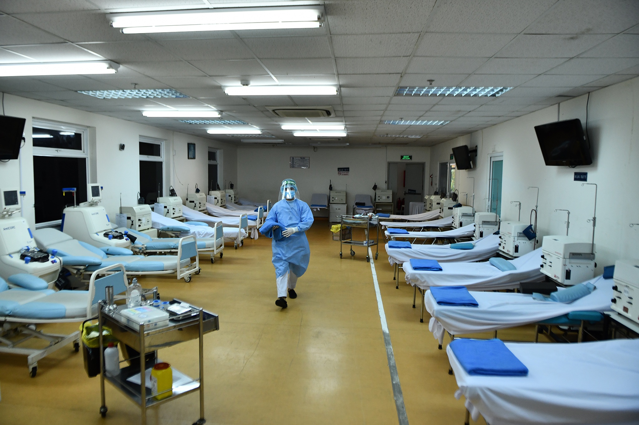 Trung tam truyen mau Cho Ray thieu nguon mau anh 2