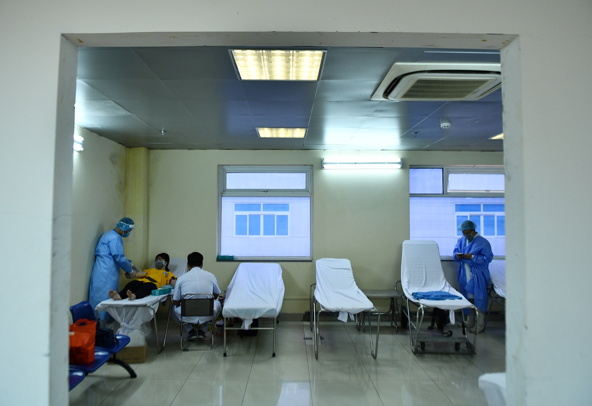 Trung tam truyen mau Cho Ray thieu nguon mau anh 1