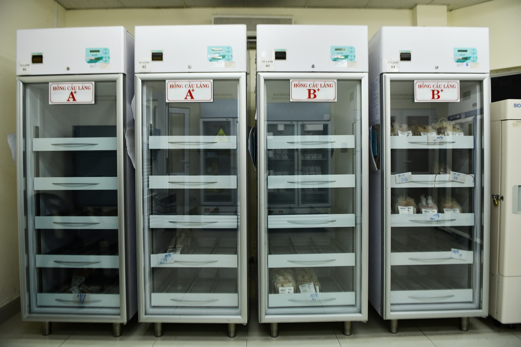 Trung tam truyen mau Cho Ray thieu nguon mau anh 4