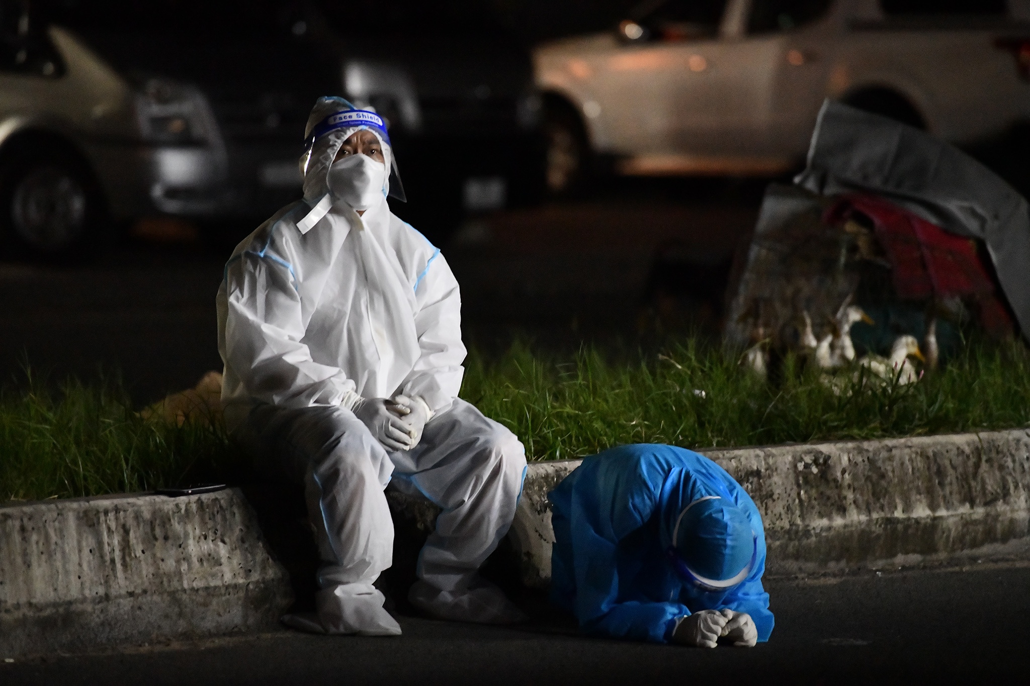 Mai tang nguoi chet do Covid-19 anh 7