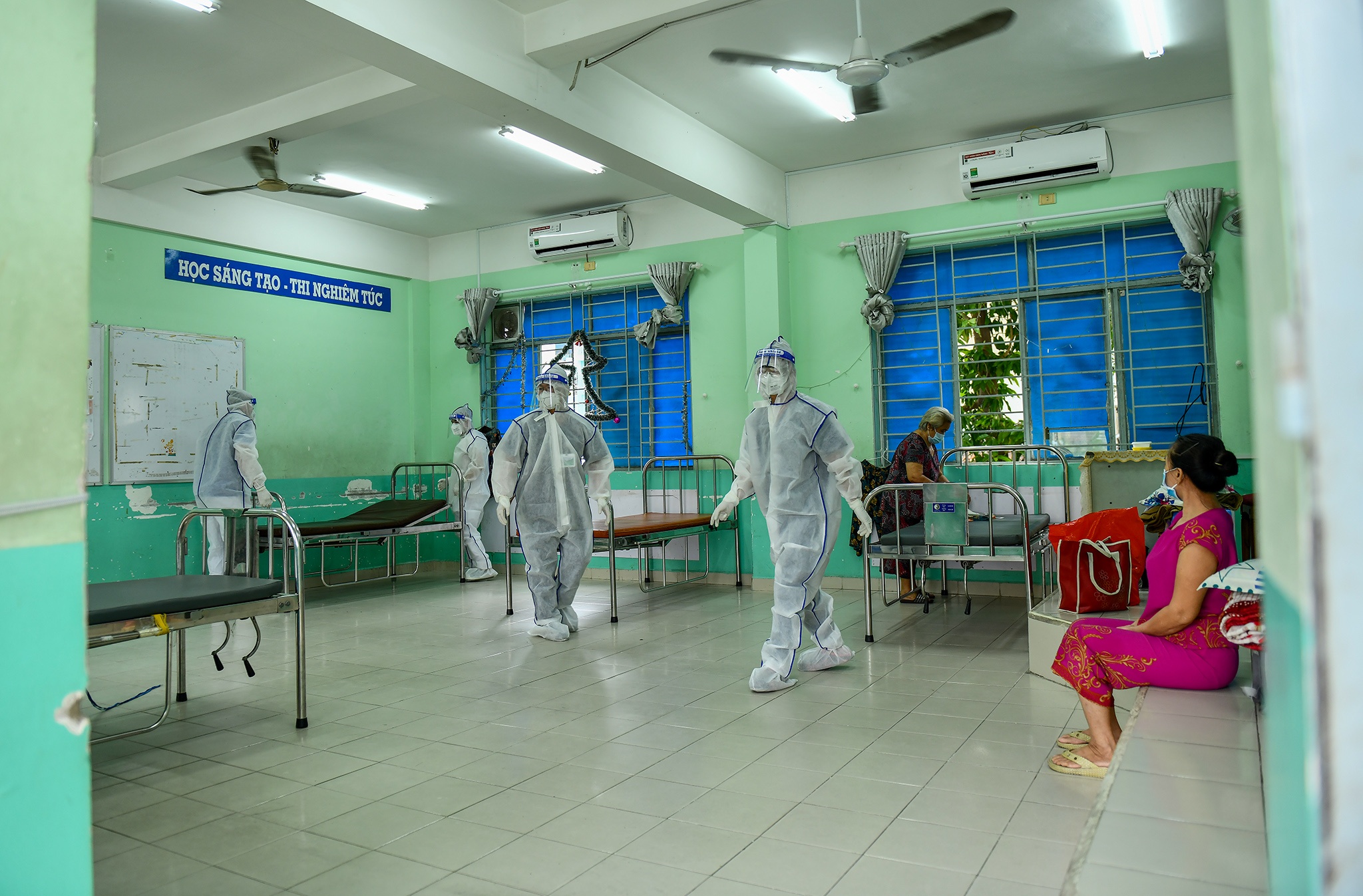 Ben trong benh vien da chien Phu Nhuan anh 9
