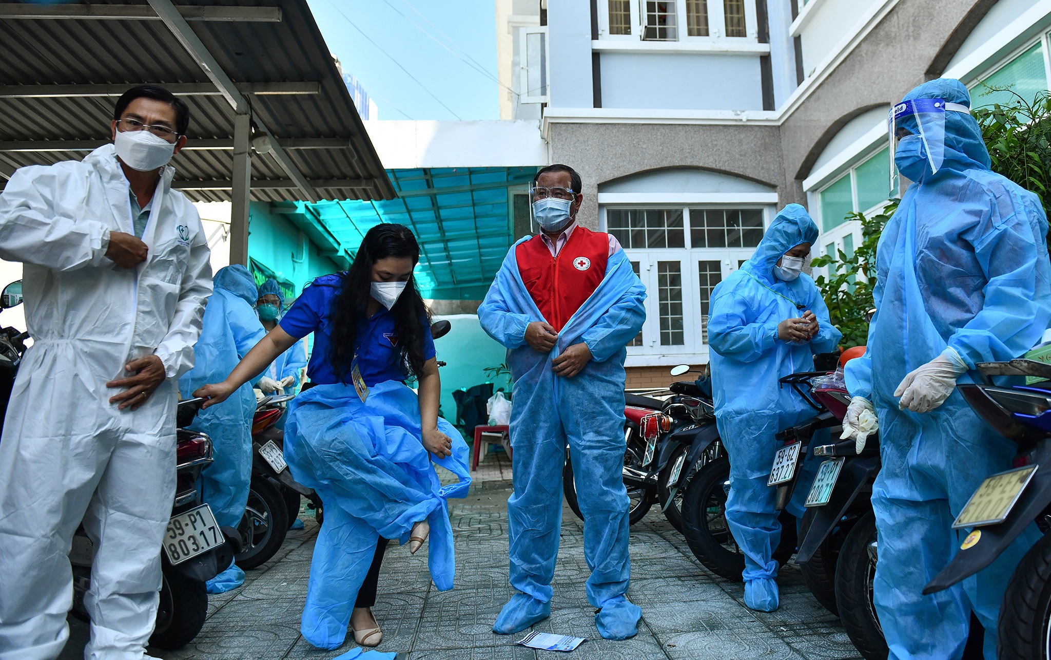 Trao thuoc cho F0 tai nha anh 1