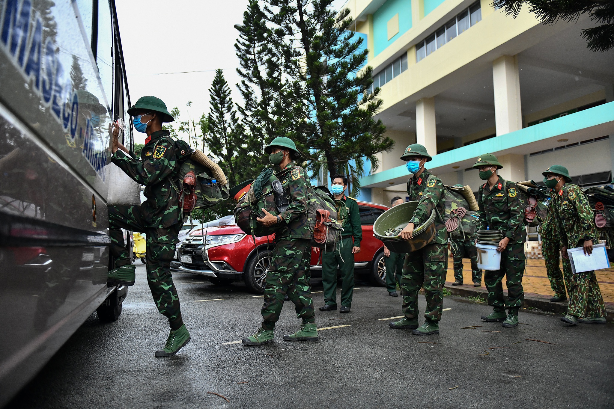 Phu Nhuan tang cuong chong dich anh 6