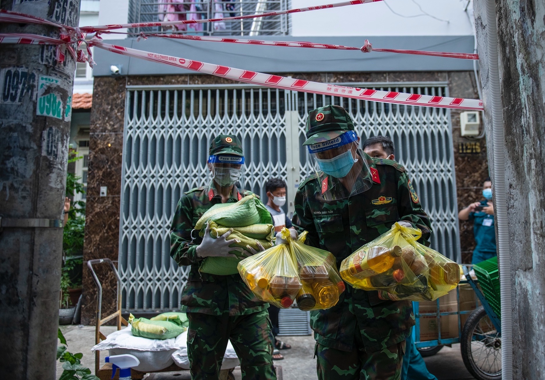 Bo doi trao tui qua an sinh anh 3