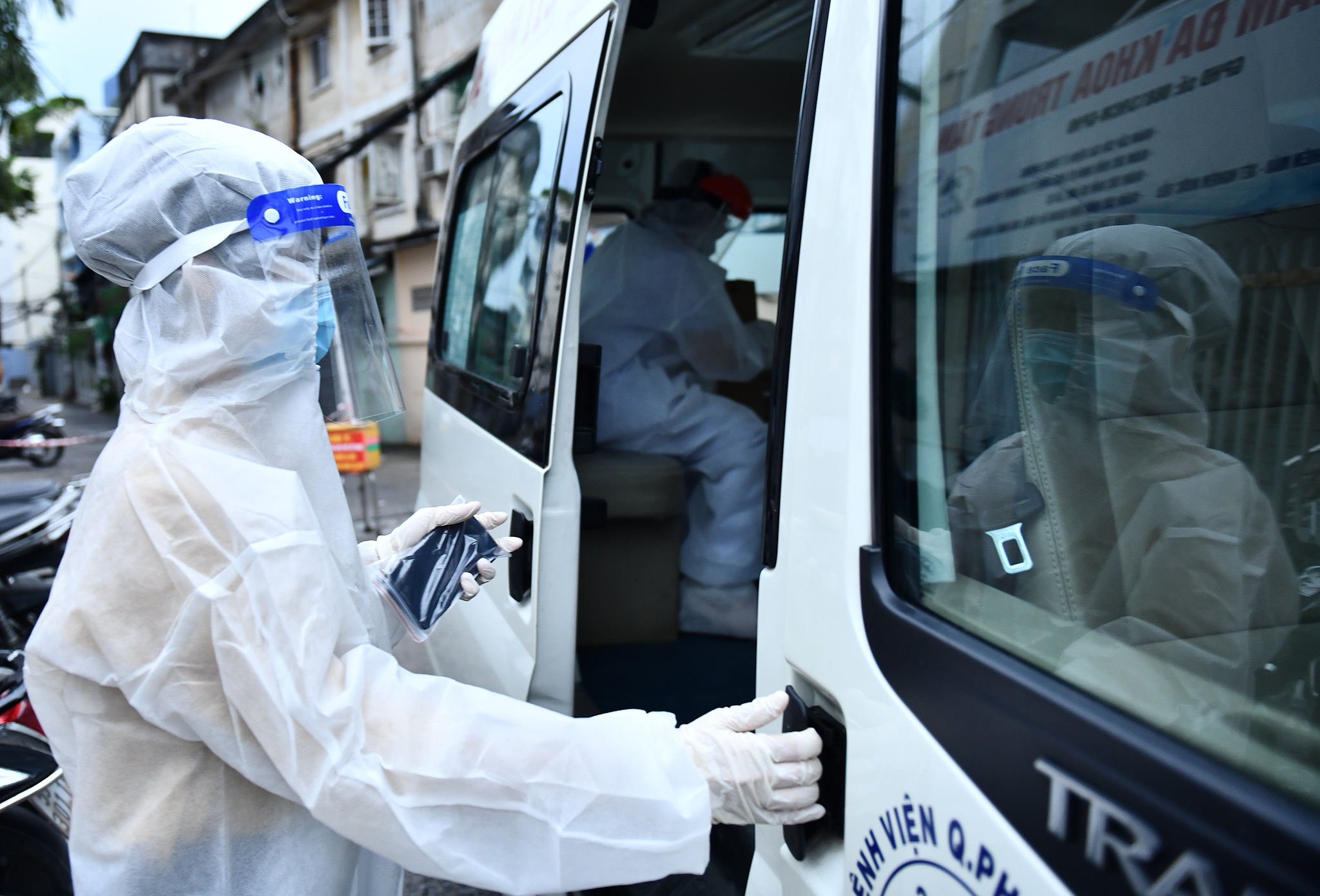 TP.HCM tiêm vaccine tại nhà ảnh 4 TP.HCM tiem vaccine tai nha anh 4