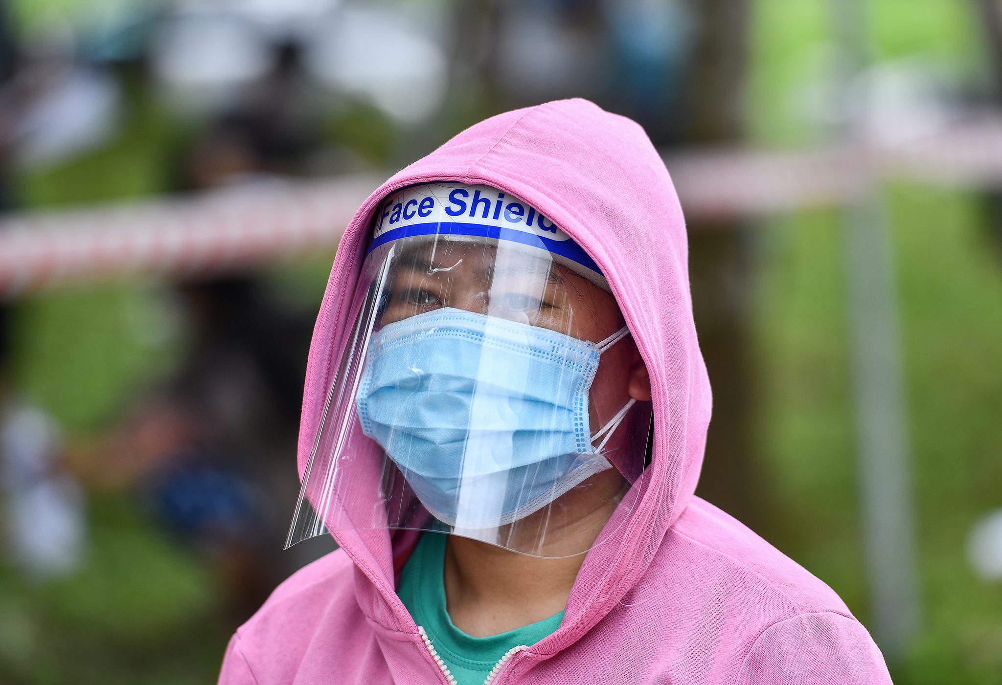 Xep hang cho tiem vaccine Sinopharm anh 8