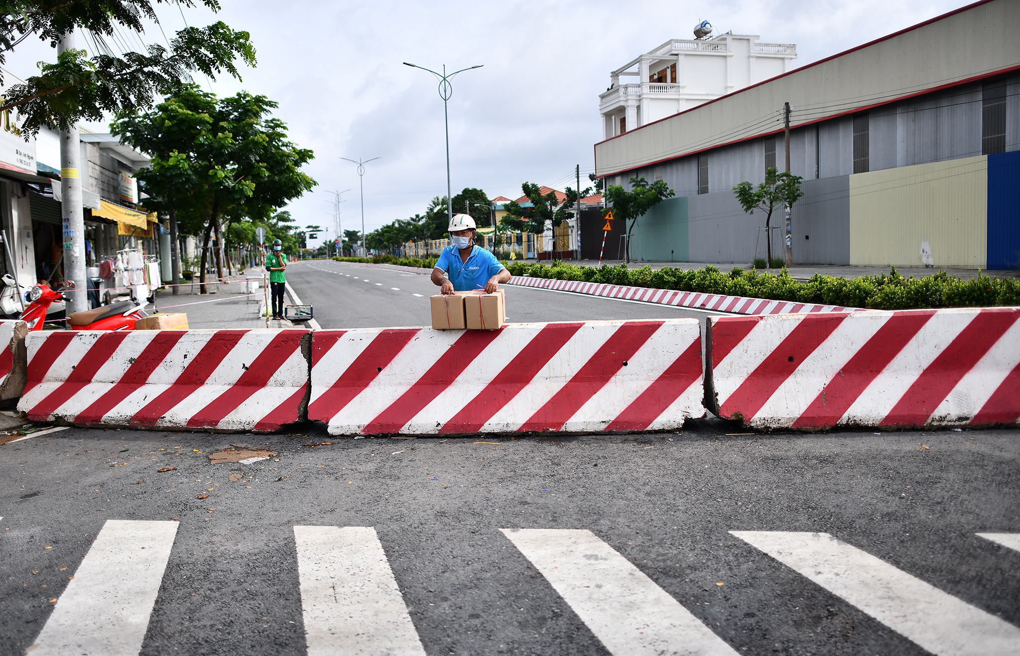 Thu Dau Mot noi long gian cach anh 9