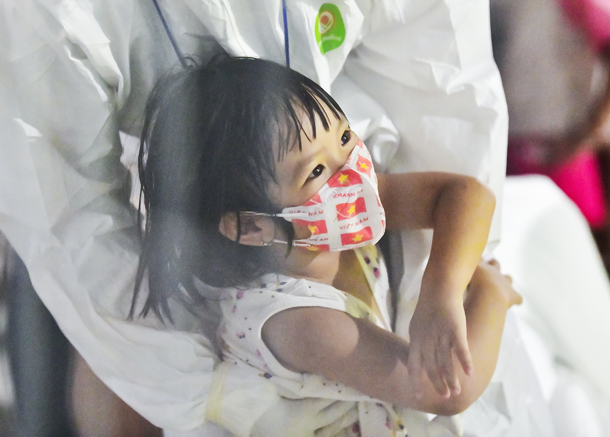 Trung thu dac biet cua 1.200 tre em F0 hinh anh