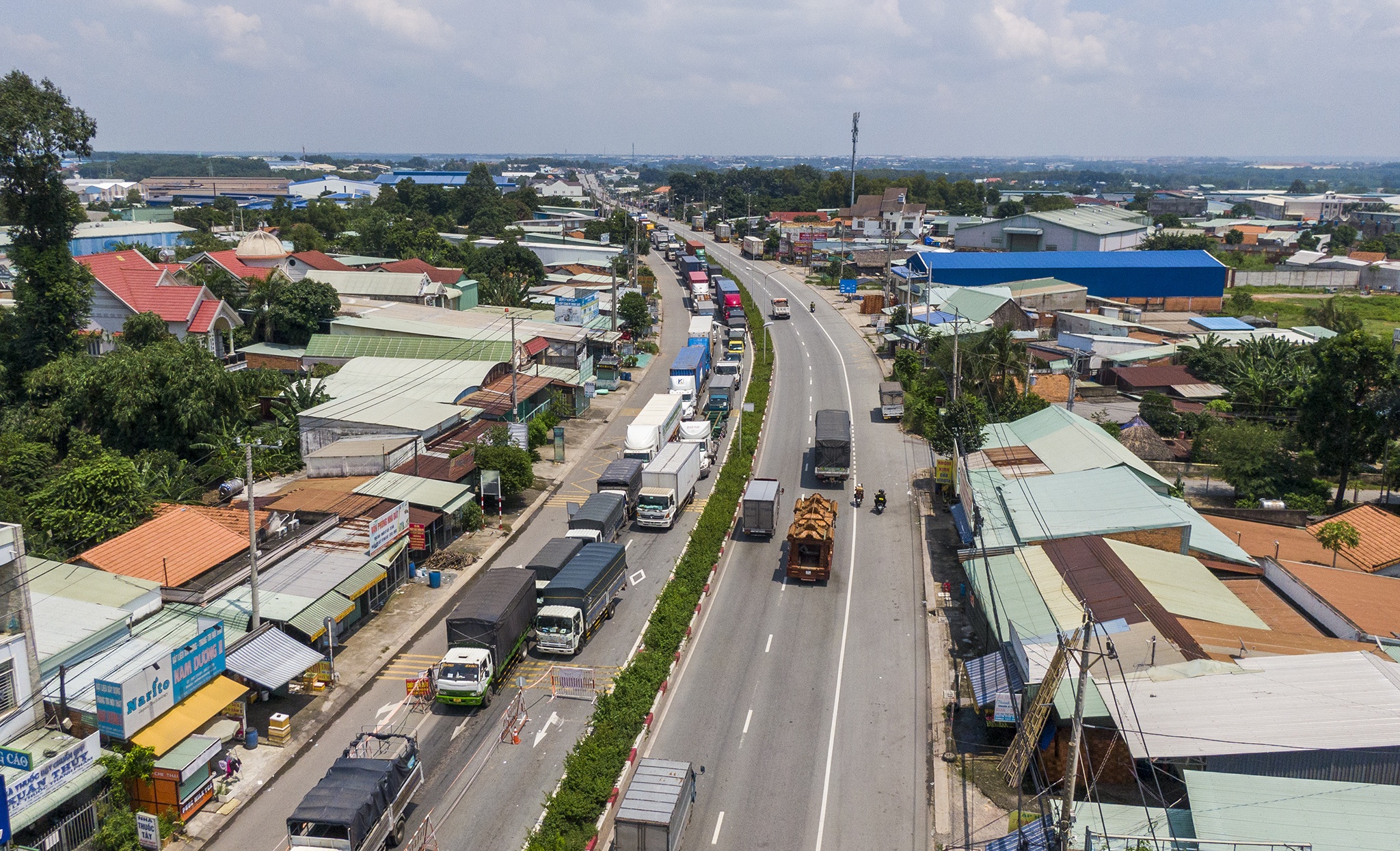 Duong pho Binh Duong dong duc anh 1