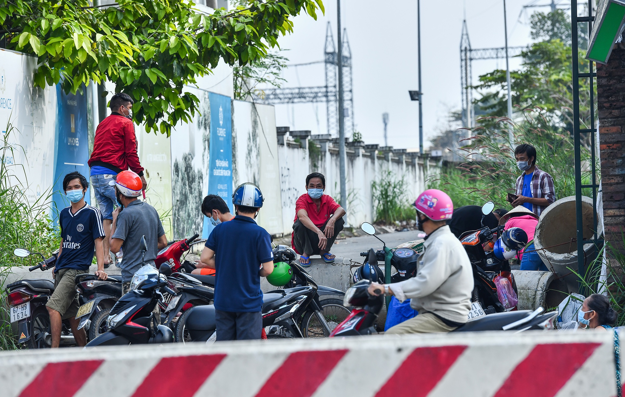 Nguoi dan Binh Duong tu tap buon ban anh 8