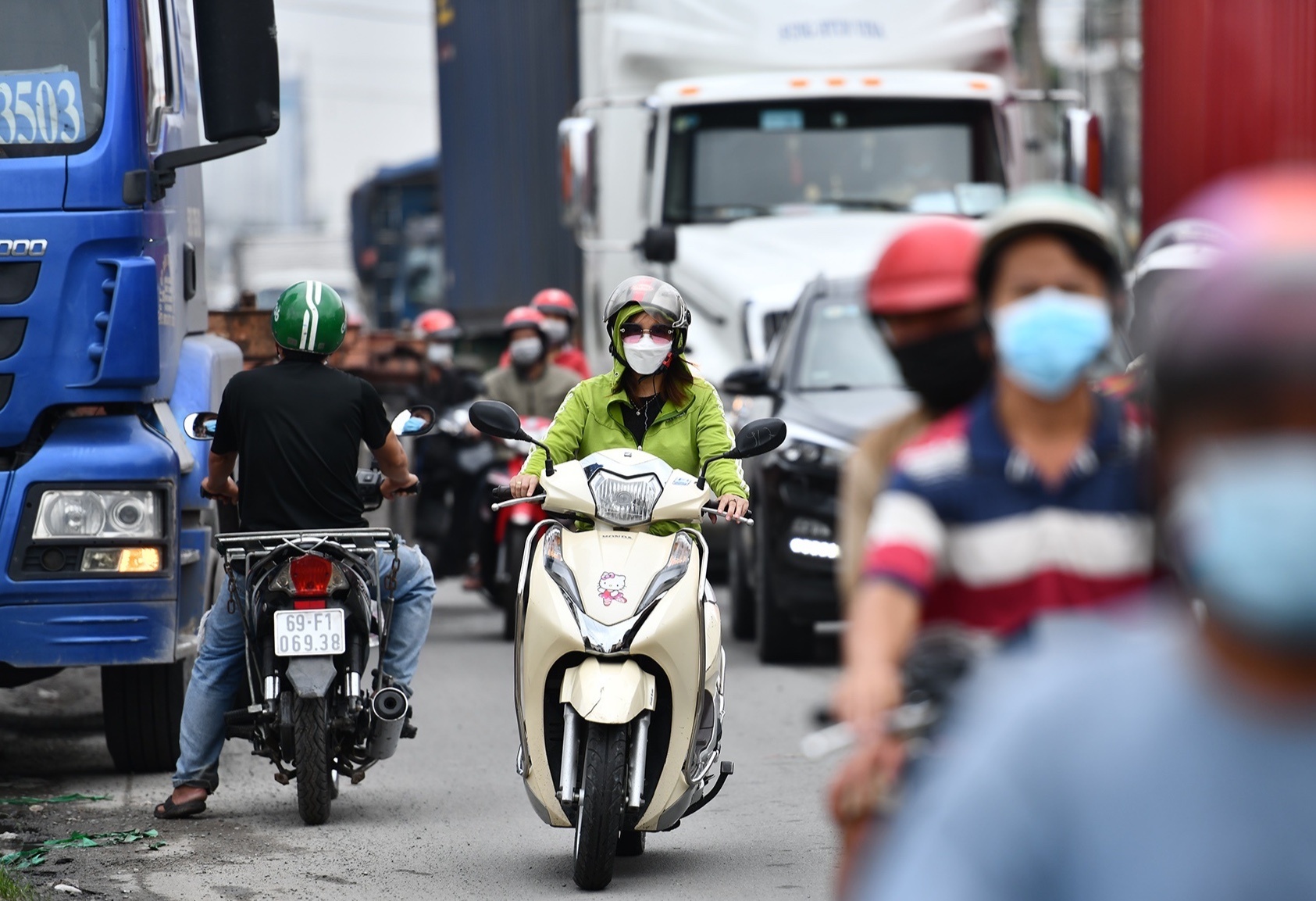 Binh Duong noi long gian cach anh 7