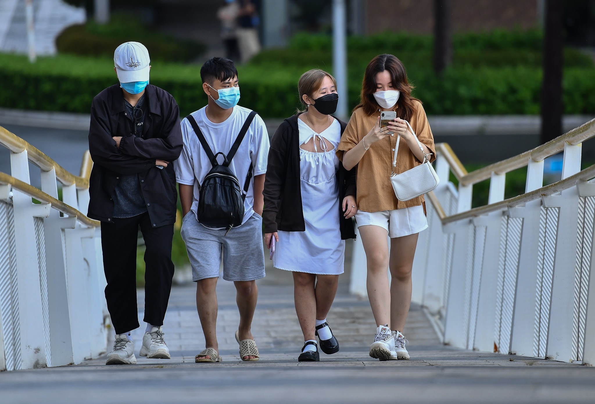 Ngay thu 3 lien tiep Viet Nam vuot moc 30.000 ca mac Covid-19 hinh anh