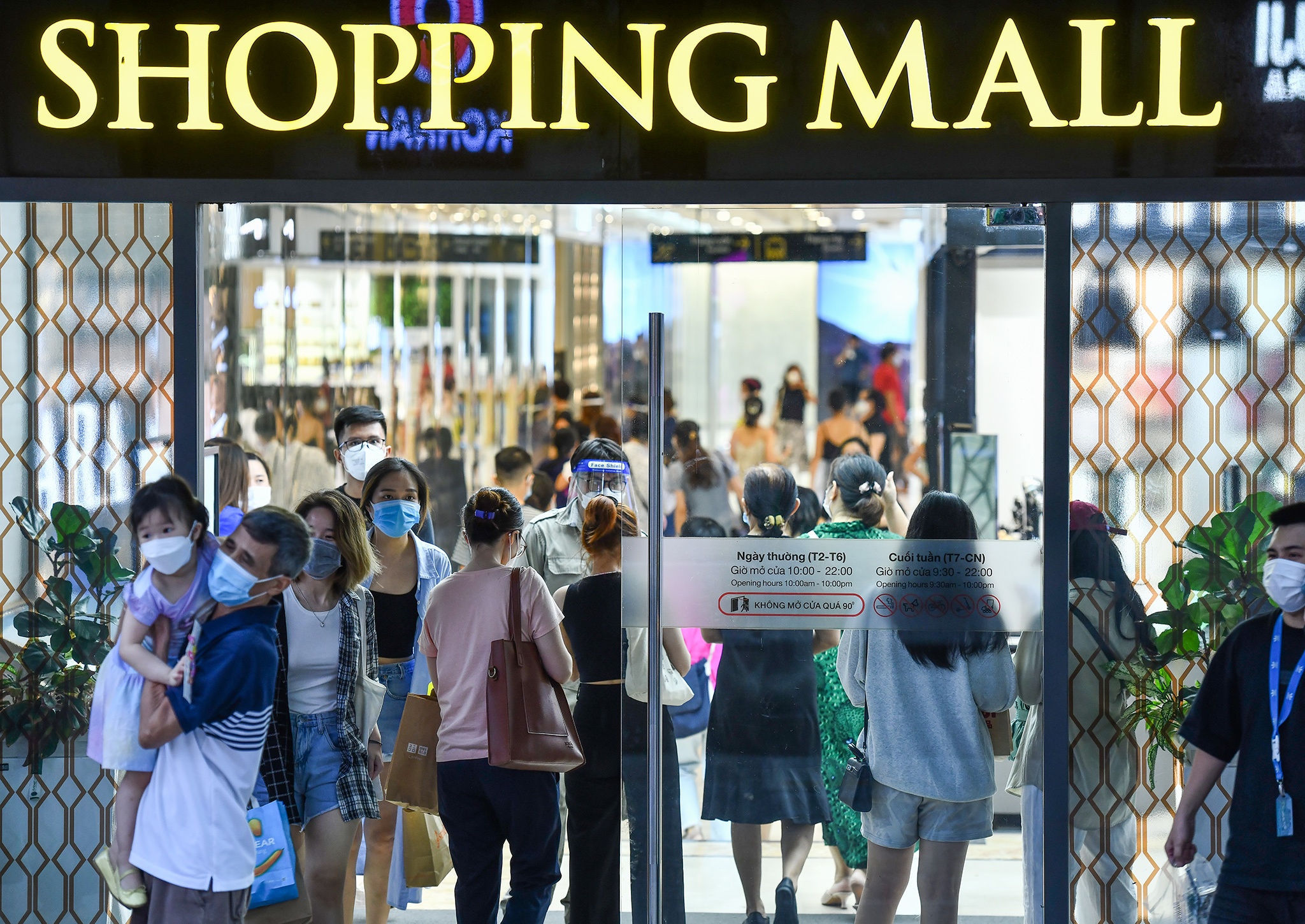 Duong Dong Khoi nhon nhip anh 2