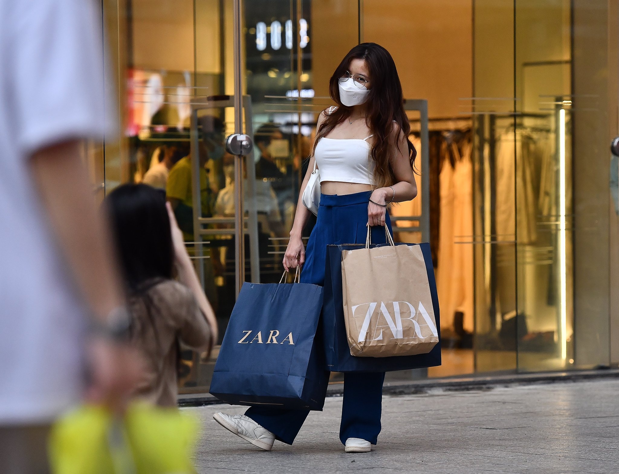 Con duong thoi trang Dong Khoi nhon nhip cuoi tuan hinh anh