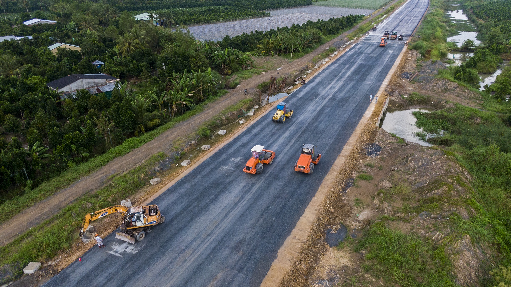 Day nhanh tien do cao toc Trung Luong - My Thuan anh 11