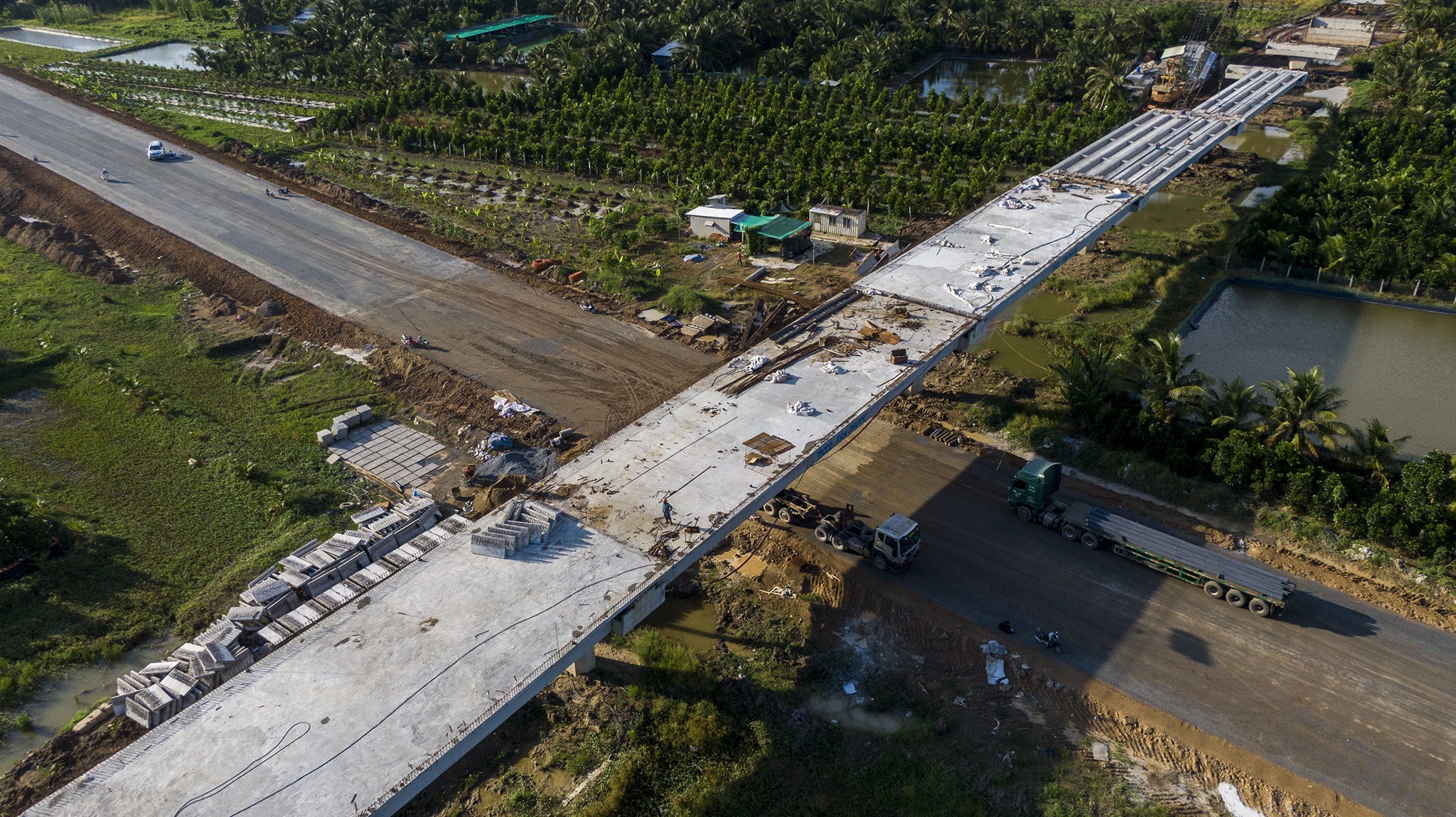 Day nhanh tien do cao toc Trung Luong - My Thuan anh 6