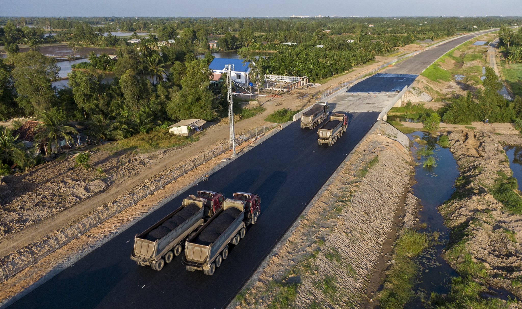 Cao toc Trung Luong - My Thuan truoc ngay thong xe hinh anh