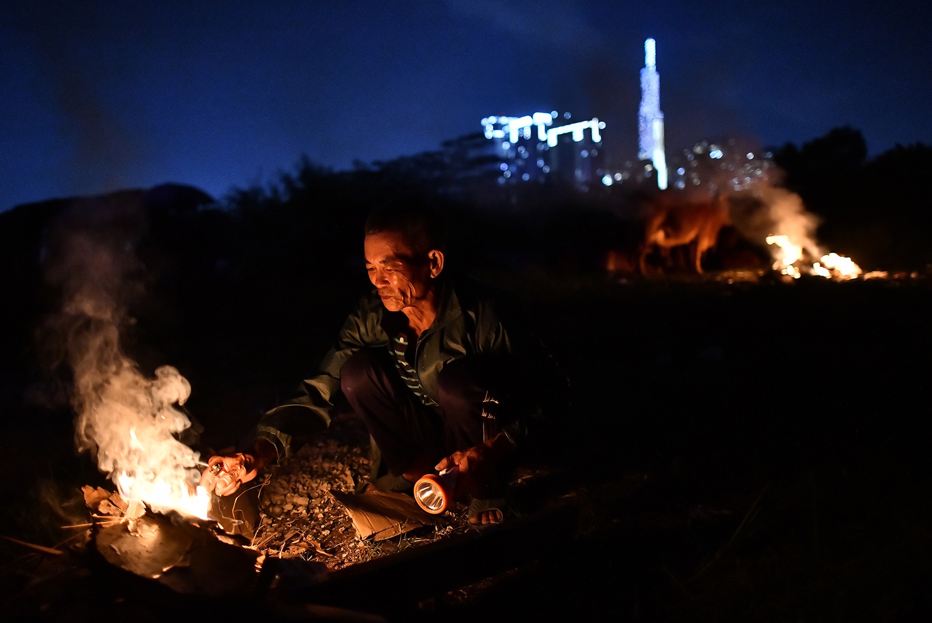 Nguoi linh gia va cuoc song don doc ben bo song Sai Gon hinh anh