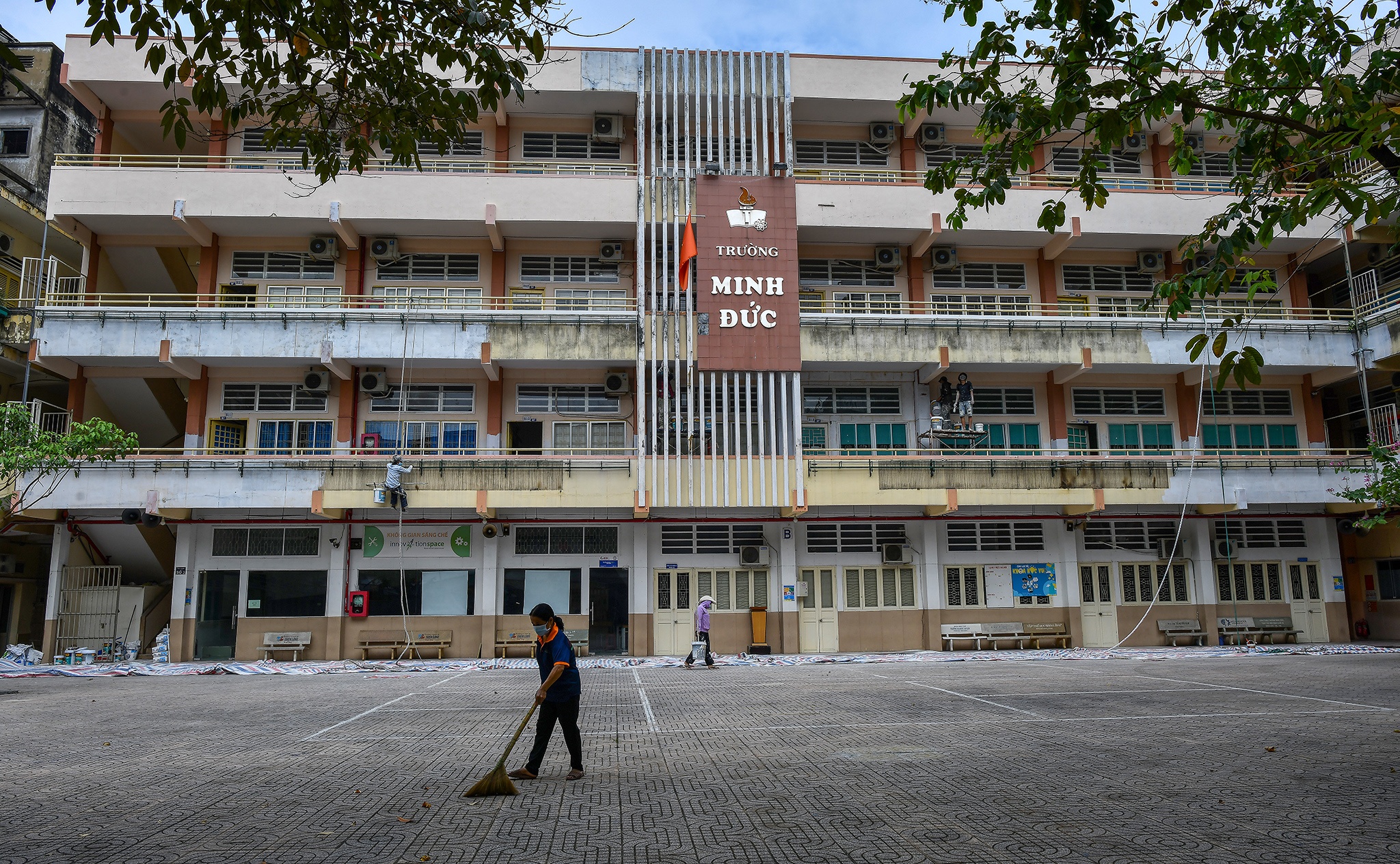 TP.HCM chuan bi don hoc sinh tro lai truong anh 1