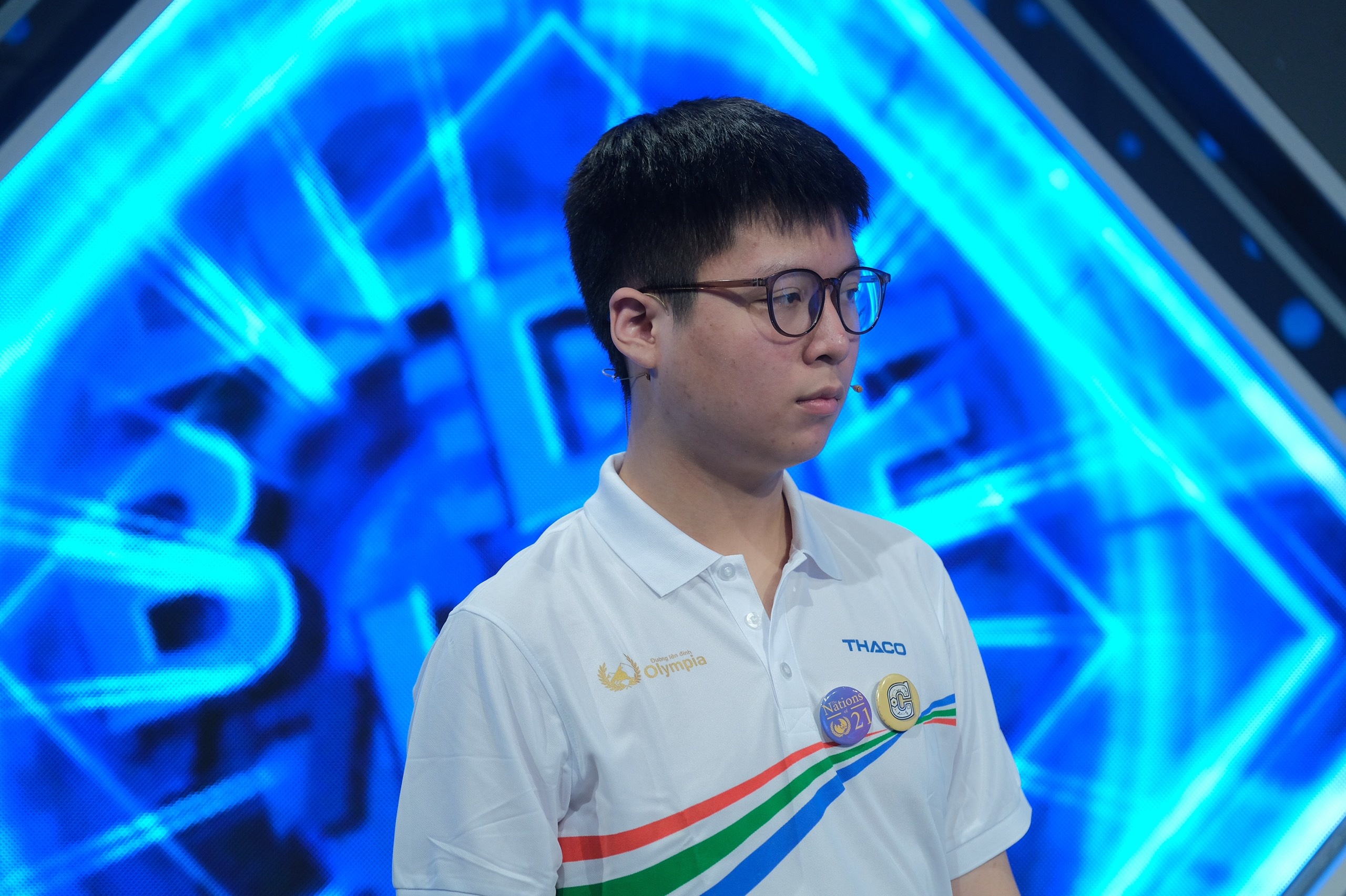 Quan quan Duong len dinh Olympia nam 21 anh 6