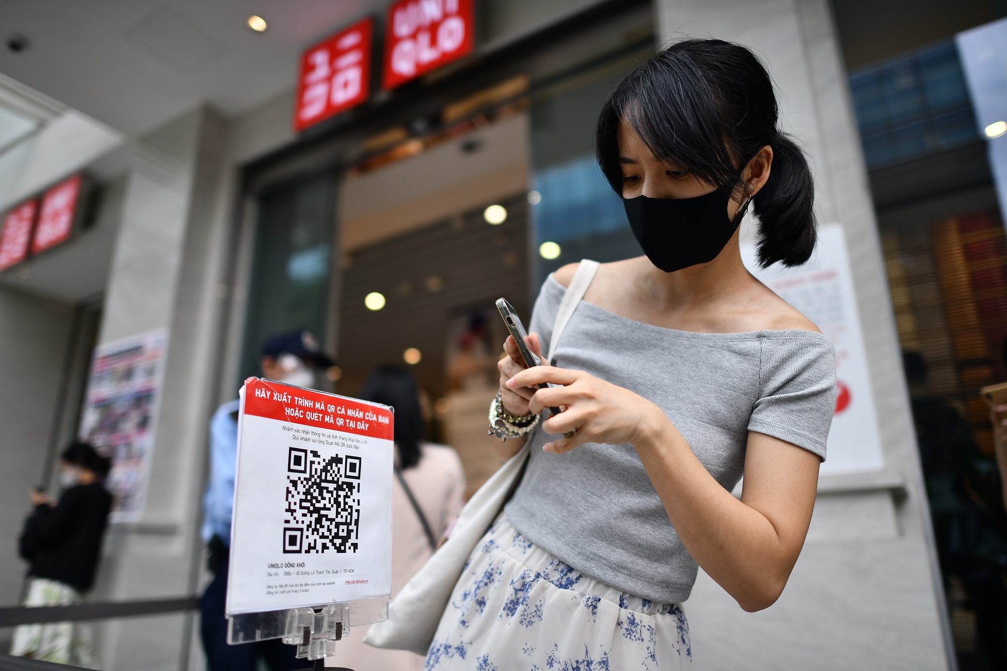 Nguoi dan TP.HCM mua sam dip Black Friday anh 8