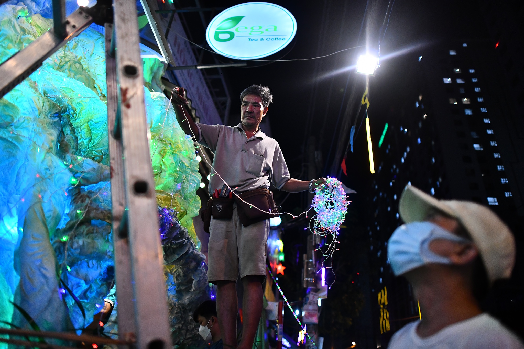 Xom dao Pham The Hien dip Giang sinh anh 11