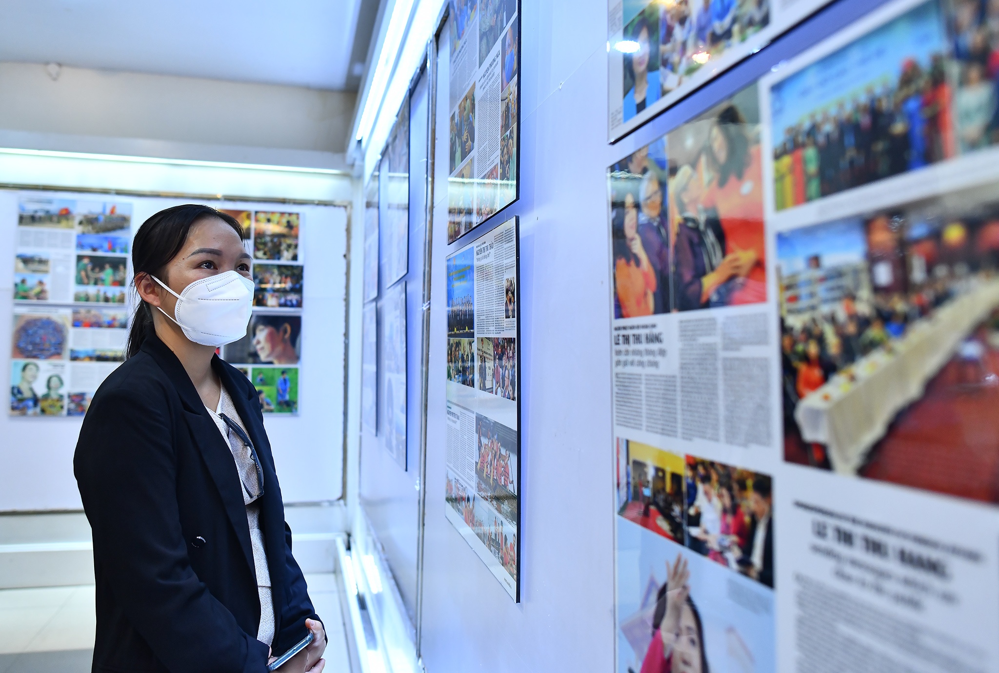 Trien lam sach anh Sai Gon ngoan cuong anh 9