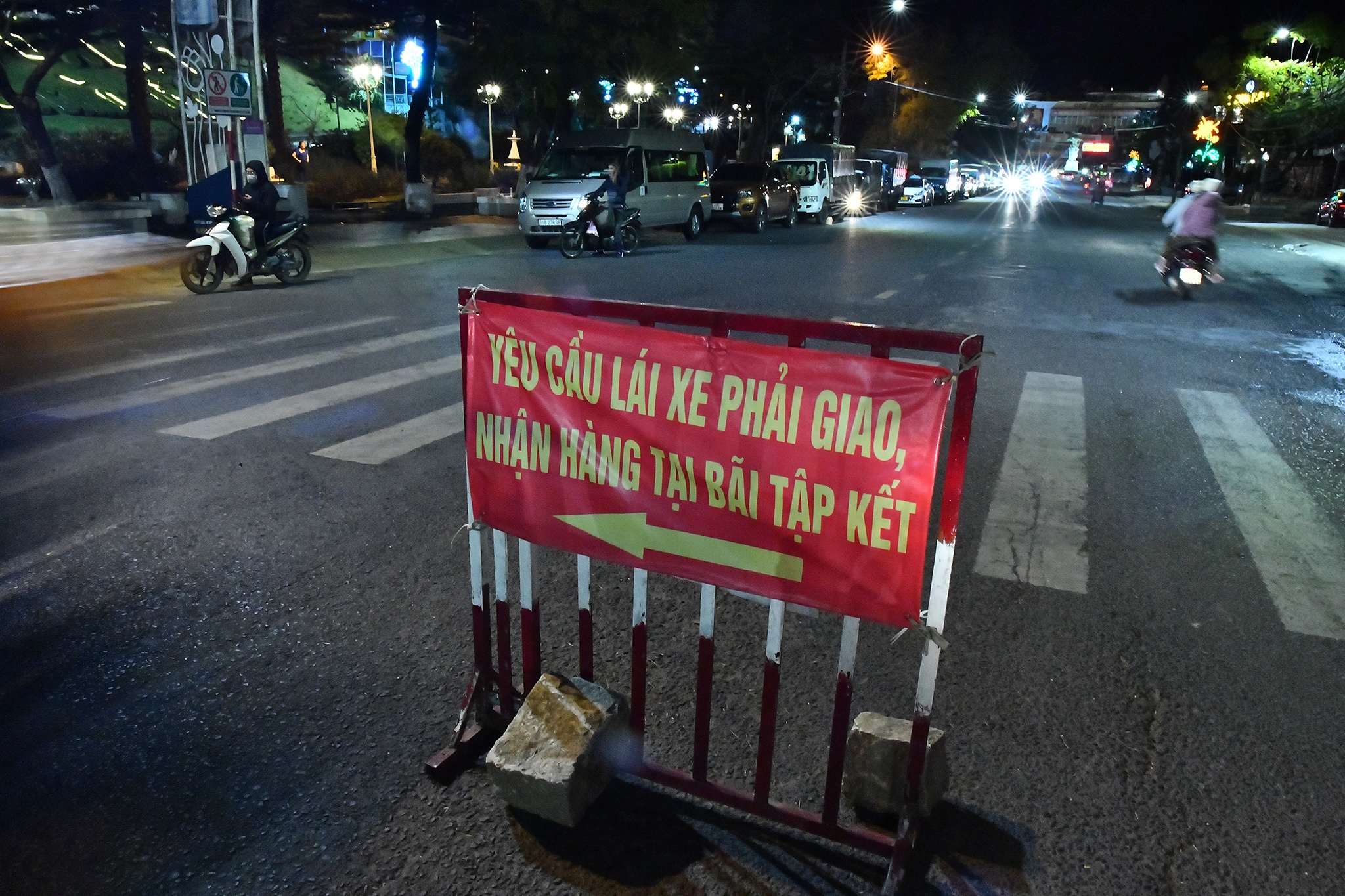 Cho dem Da Lat vang ve anh 2