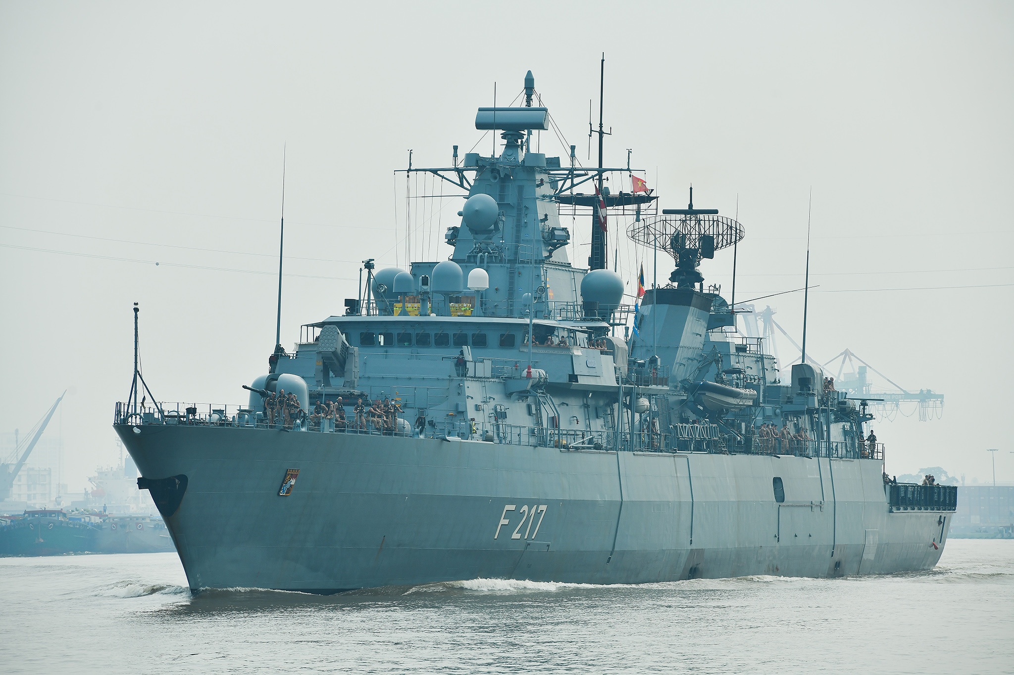 Tau chien Duc tham Viet Nam anh 1