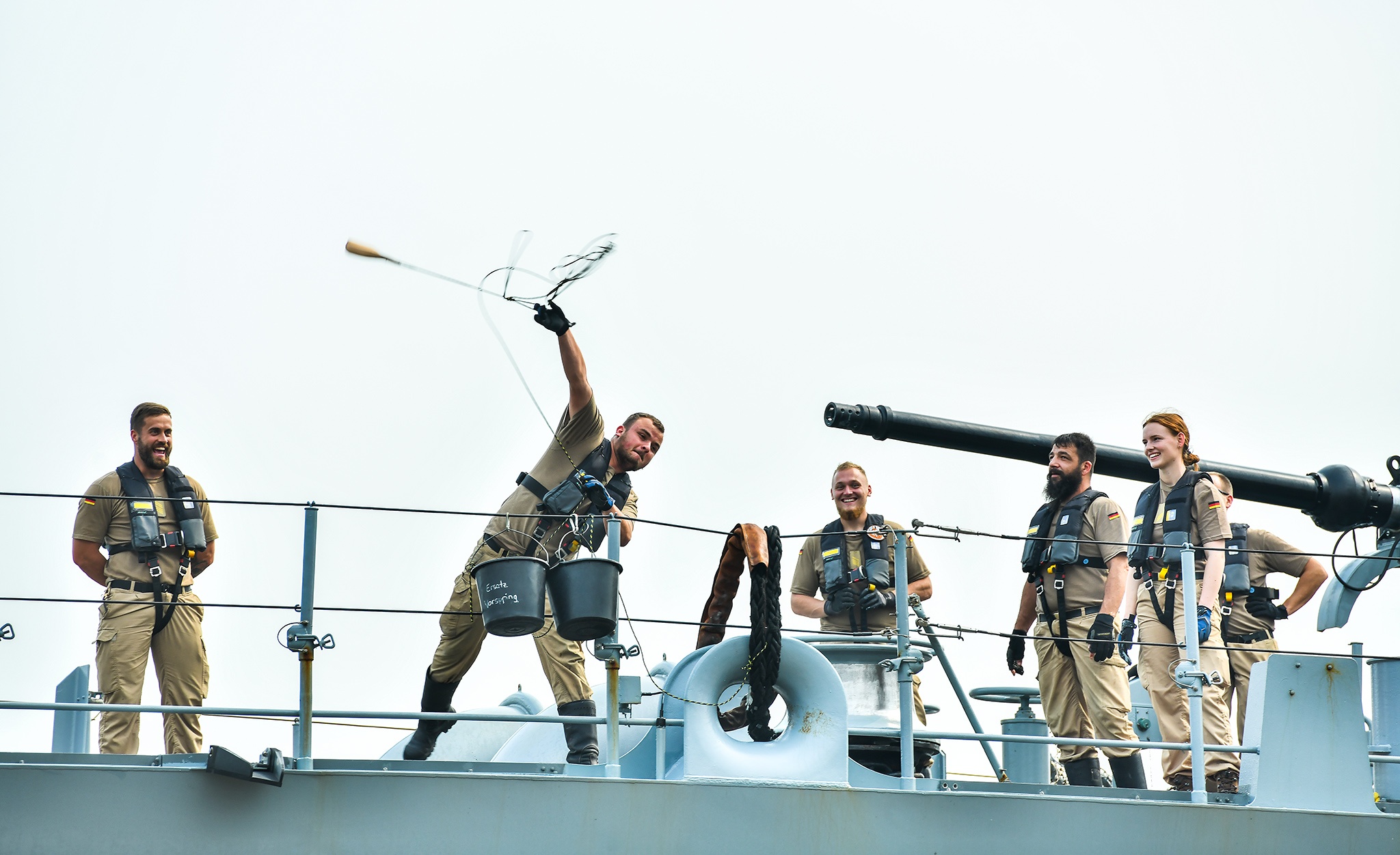 Tau chien Duc tham Viet Nam anh 6