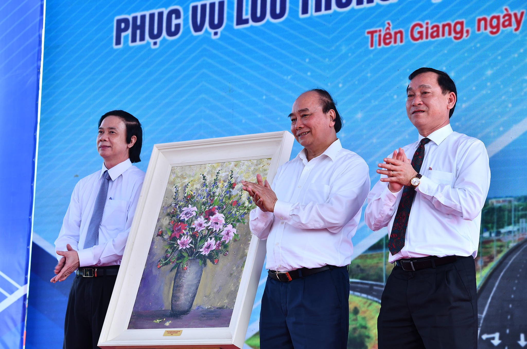 Thong xe cao toc Trung Luong - My Thuan anh 5