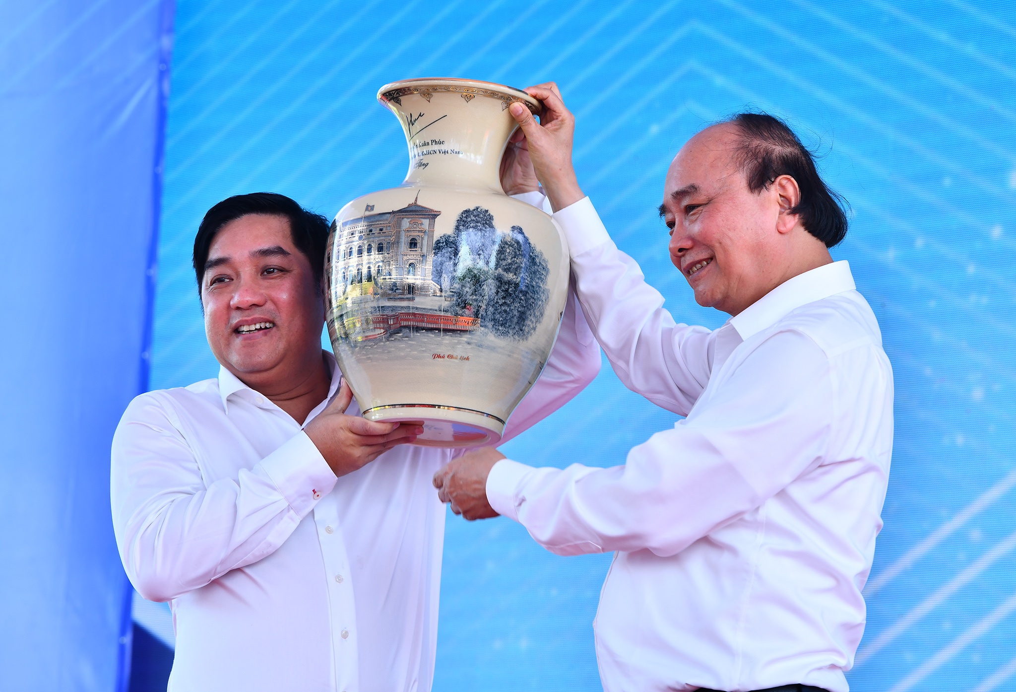 Thong xe cao toc Trung Luong - My Thuan anh 6